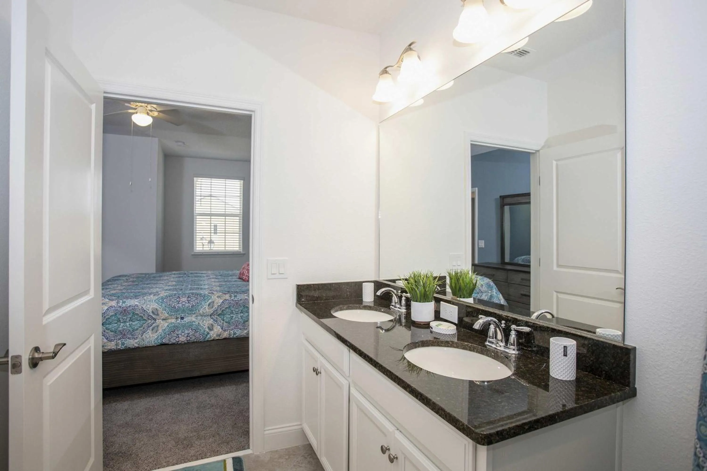 Stunning 5 Bd Home w/ Pool Close to Disney 174