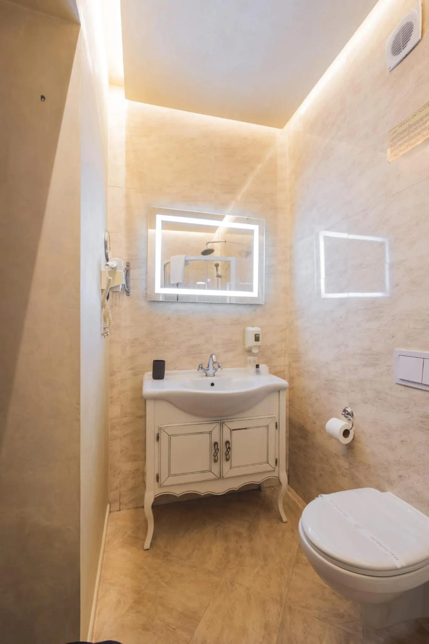 Bathroom in Hotel Carol - Vatra Dornei