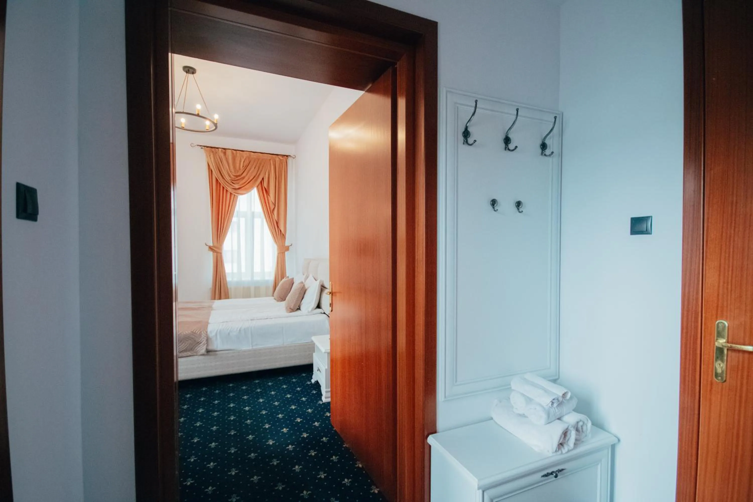 Bed in Hotel Carol - Vatra Dornei