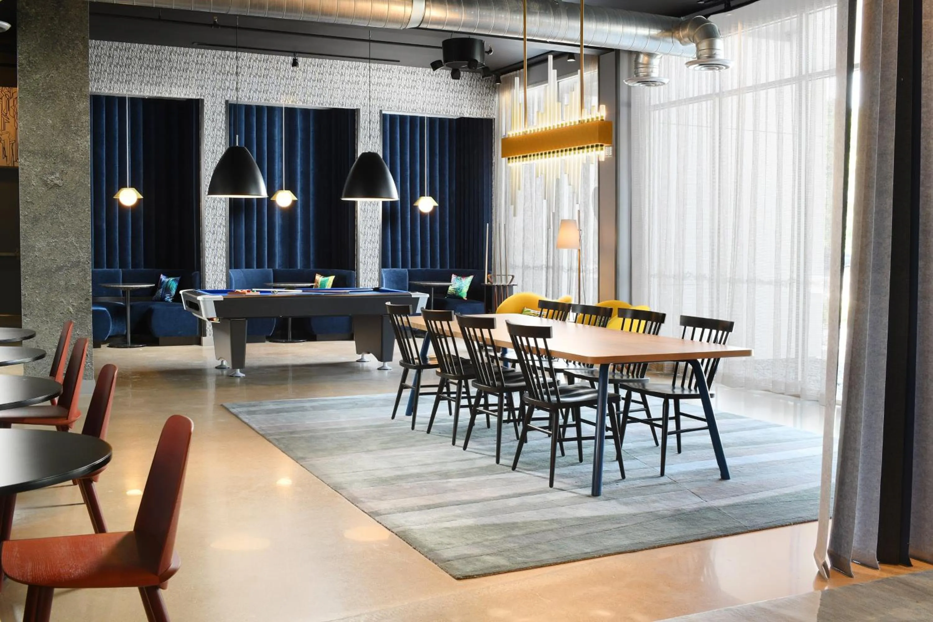 Lounge or bar in Aloft Austin Round Rock