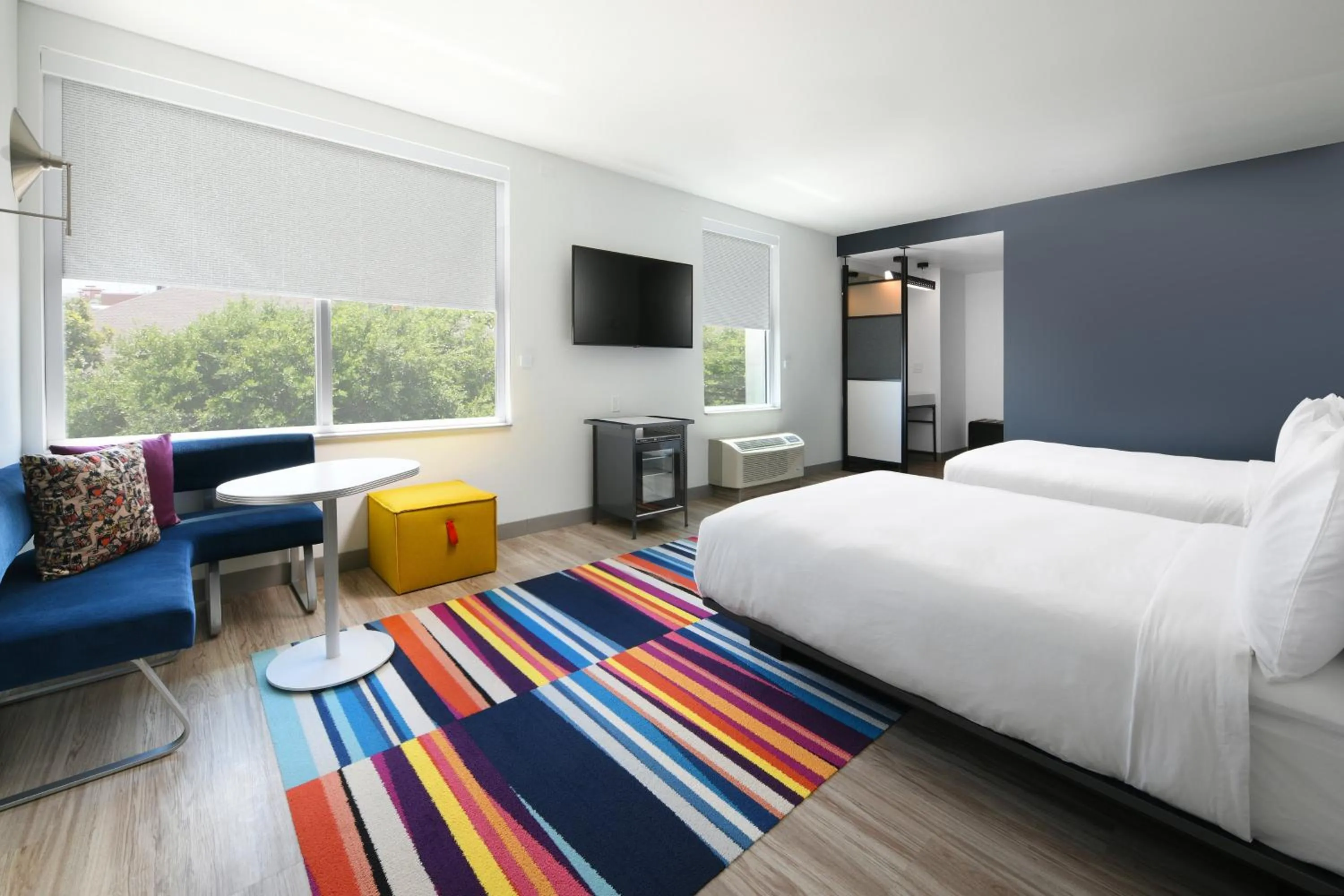 Photo of the whole room, Bed in Aloft Austin Round Rock