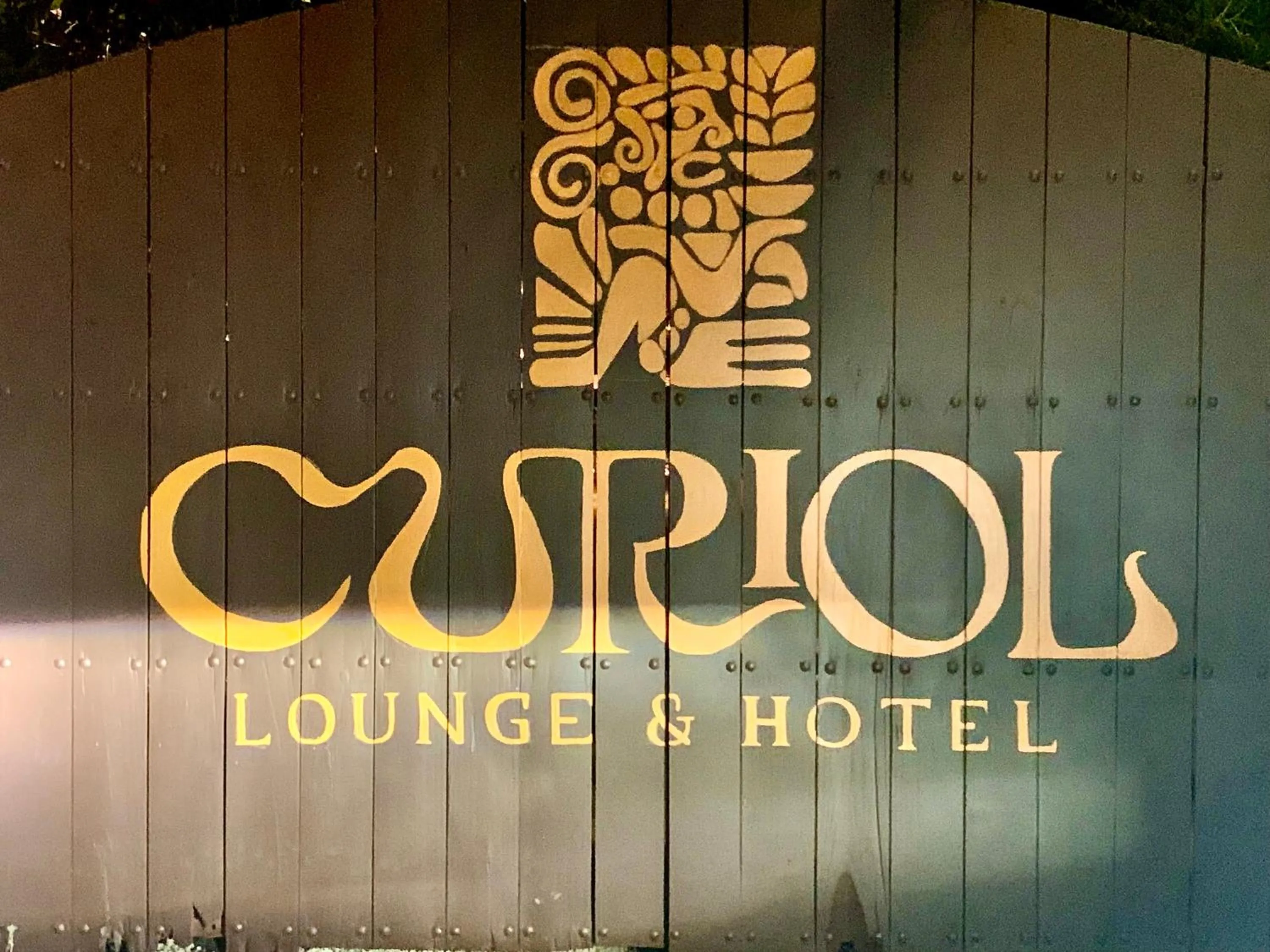 Curiol Boutique Hotel & Lounge