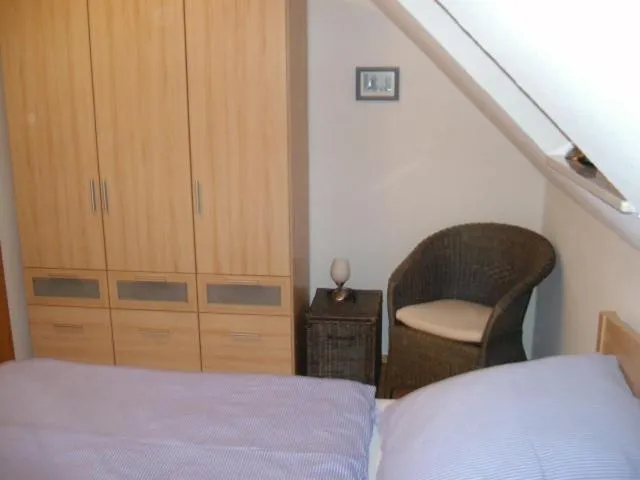 Bedroom, Bed in Haus Kollwitzweg - Ferienwohnungen