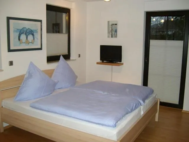 Bedroom, Bed in Haus Kollwitzweg - Ferienwohnungen