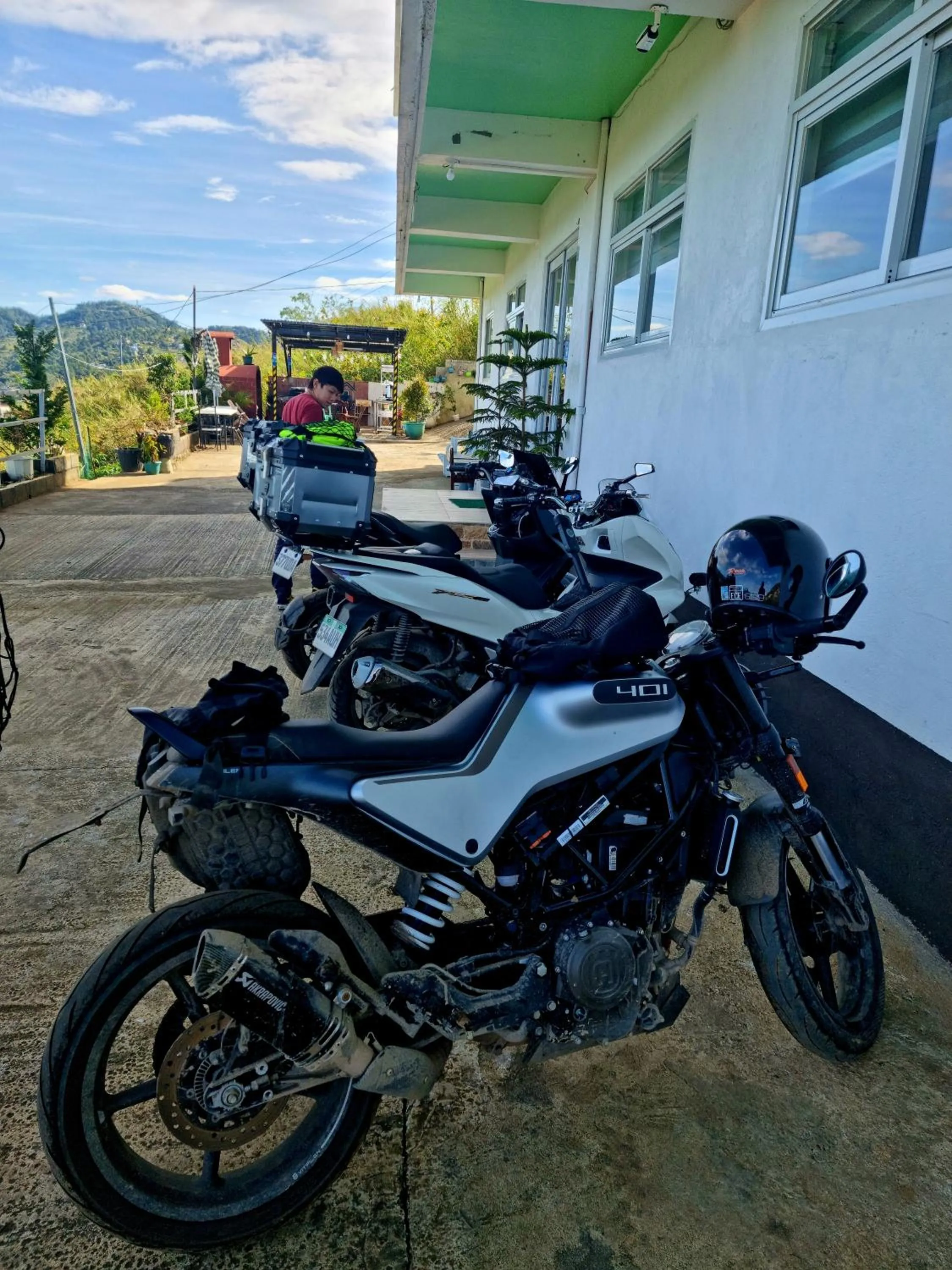 Parking in Wanay's Rocky Mountain Homestay