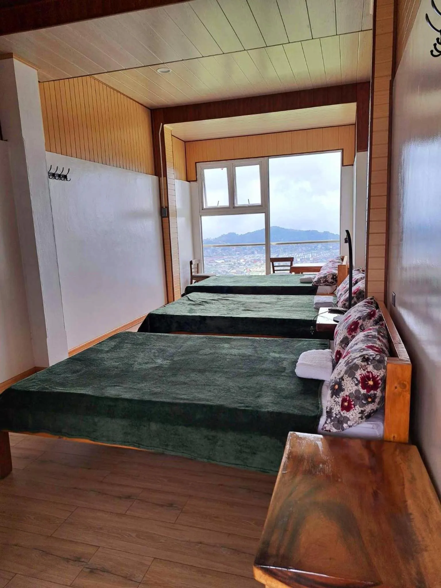 Bed in Wanay's Rocky Mountain Homestay