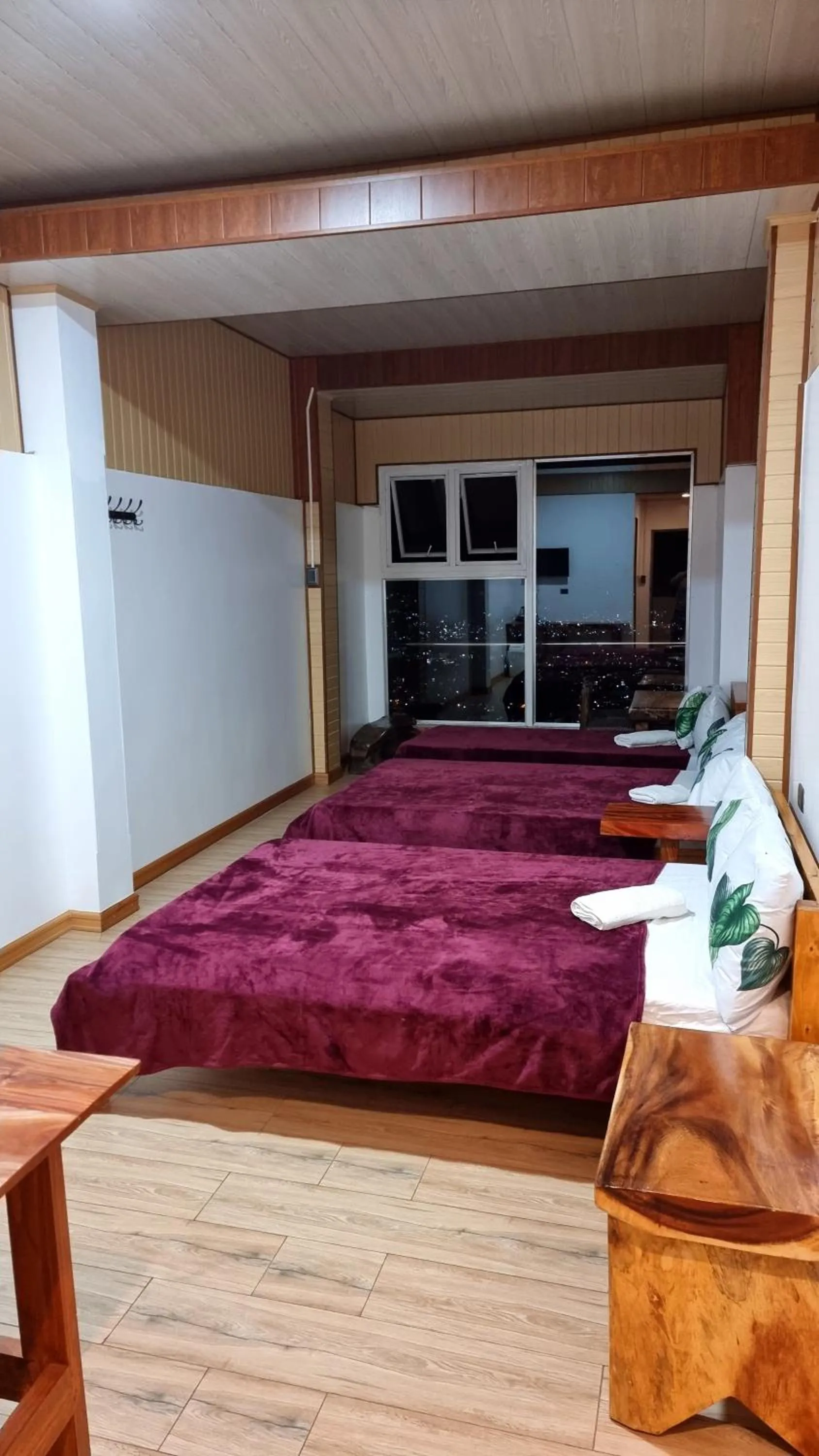 Bed in Wanay's Rocky Mountain Homestay