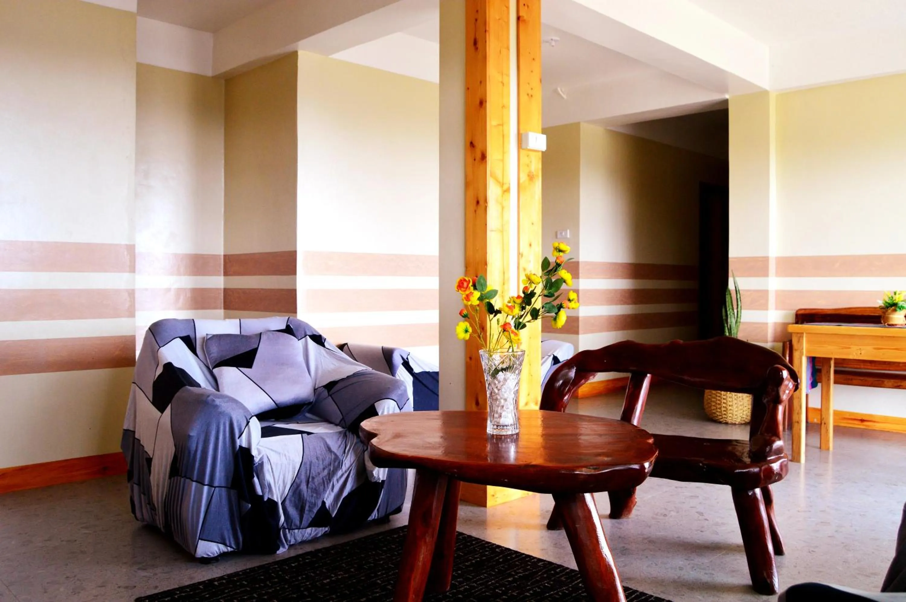 Living room in Wanay's Rocky Mountain Homestay