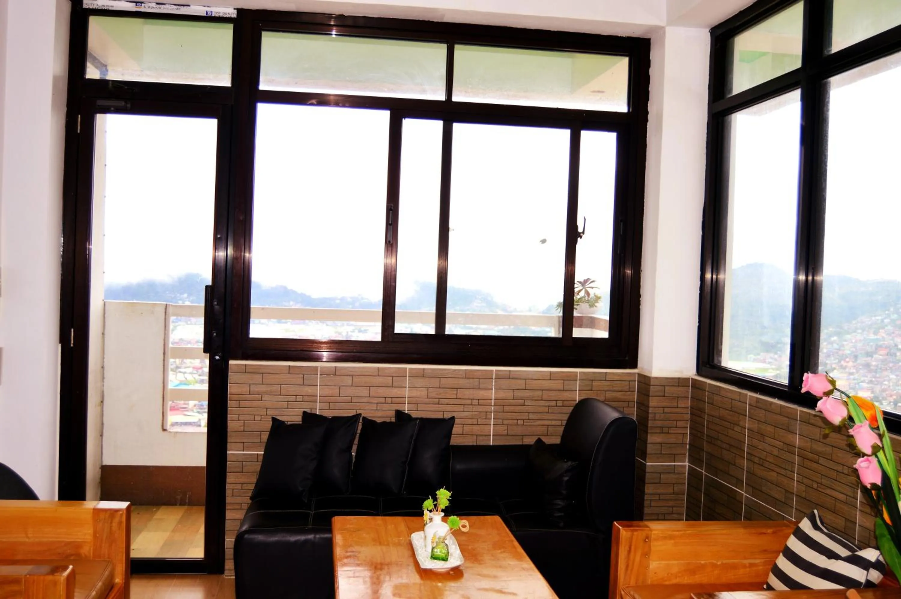 Property building in Wanay's Rocky Mountain Homestay