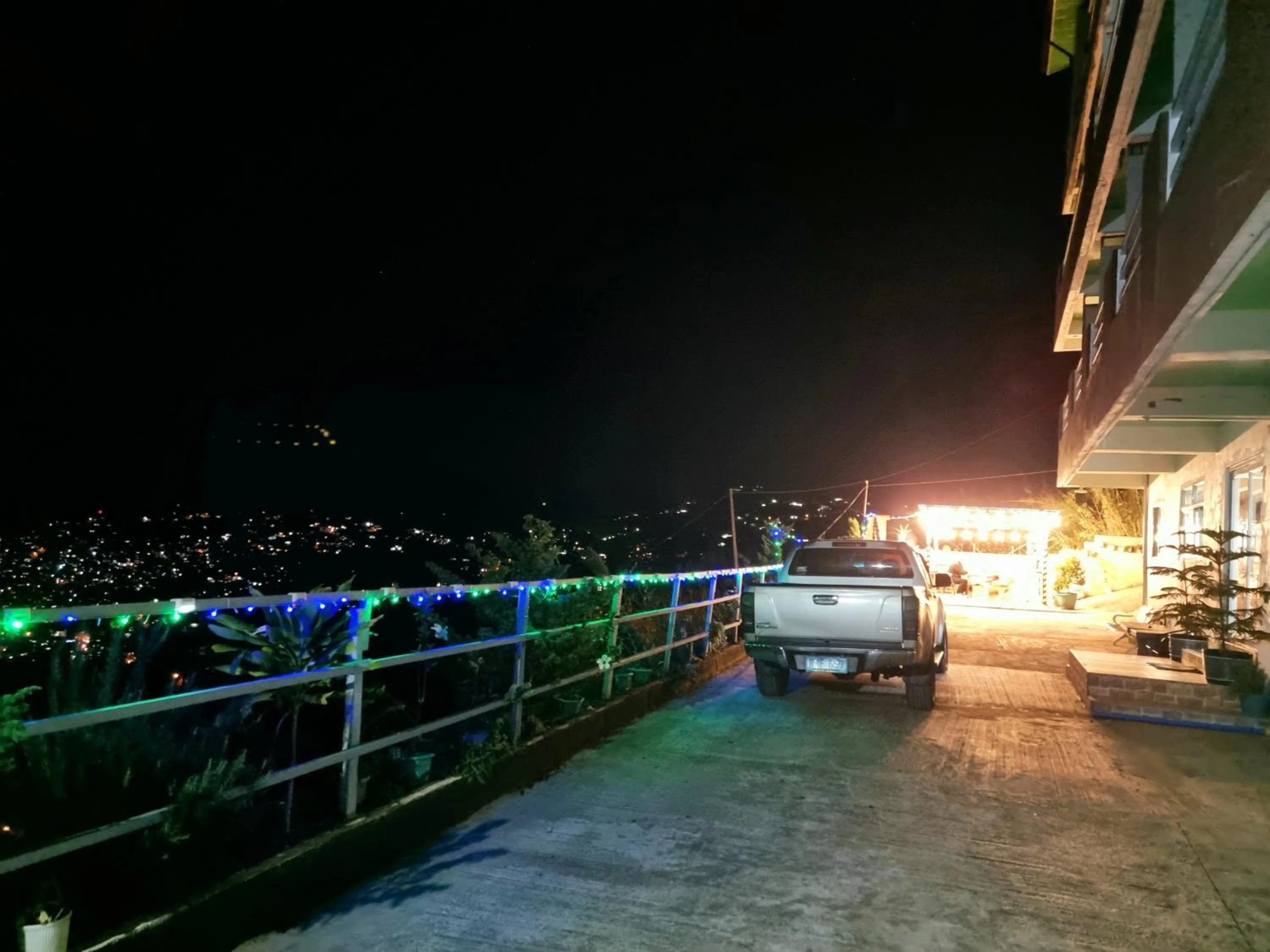 Night in Wanay's Rocky Mountain Homestay