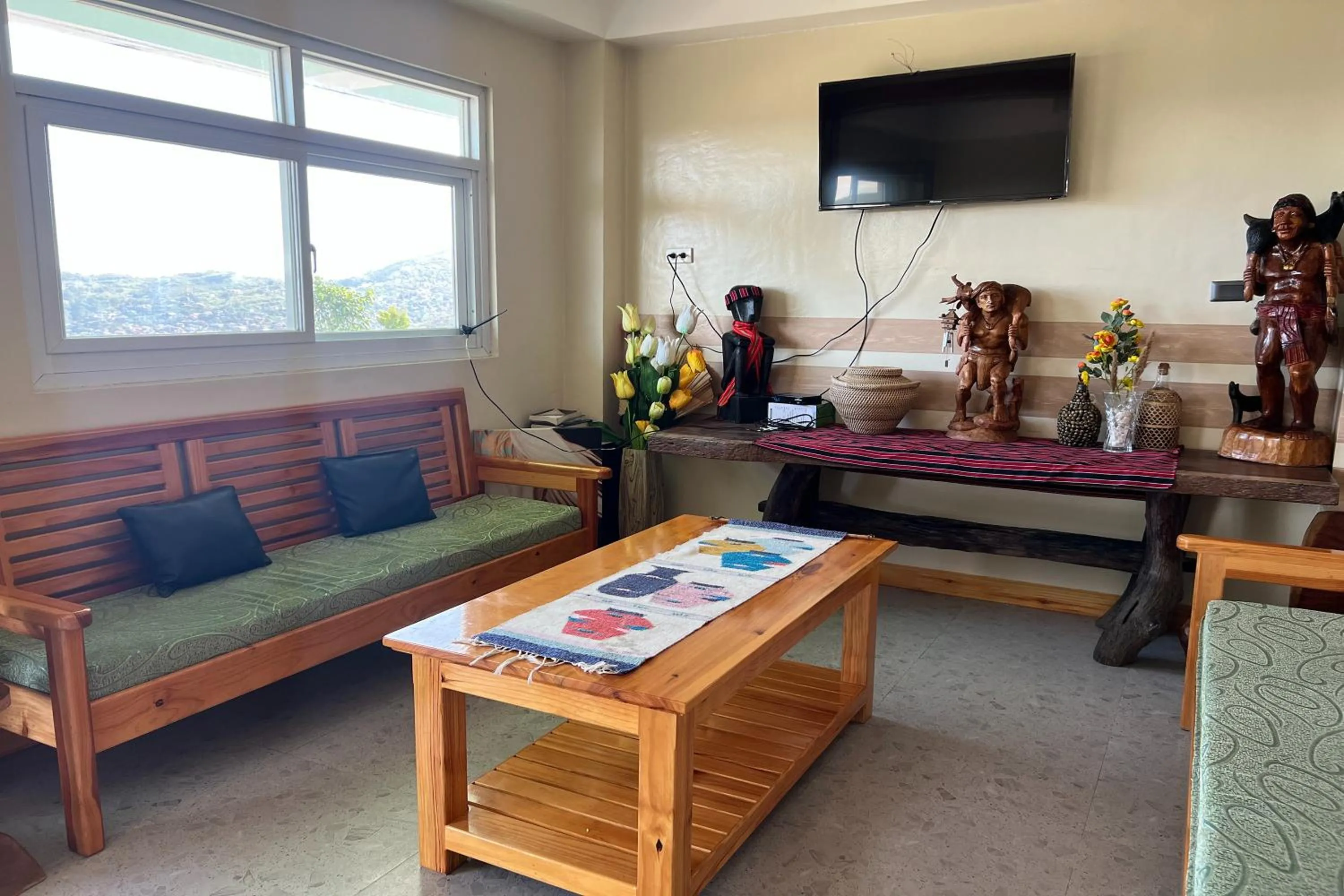 Lobby or reception in Wanay's Rocky Mountain Homestay