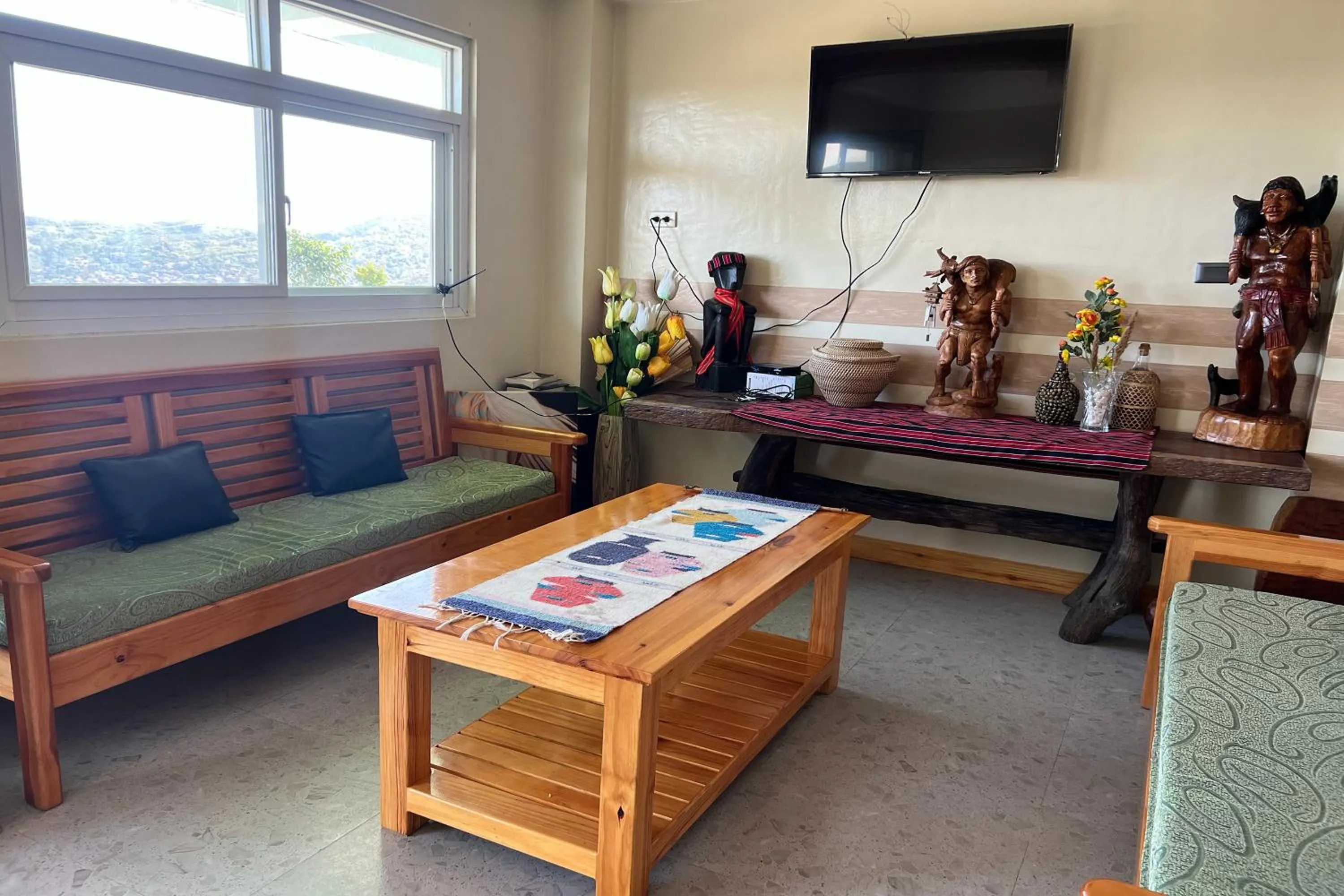 Lobby or reception in Wanay's Rocky Mountain Homestay