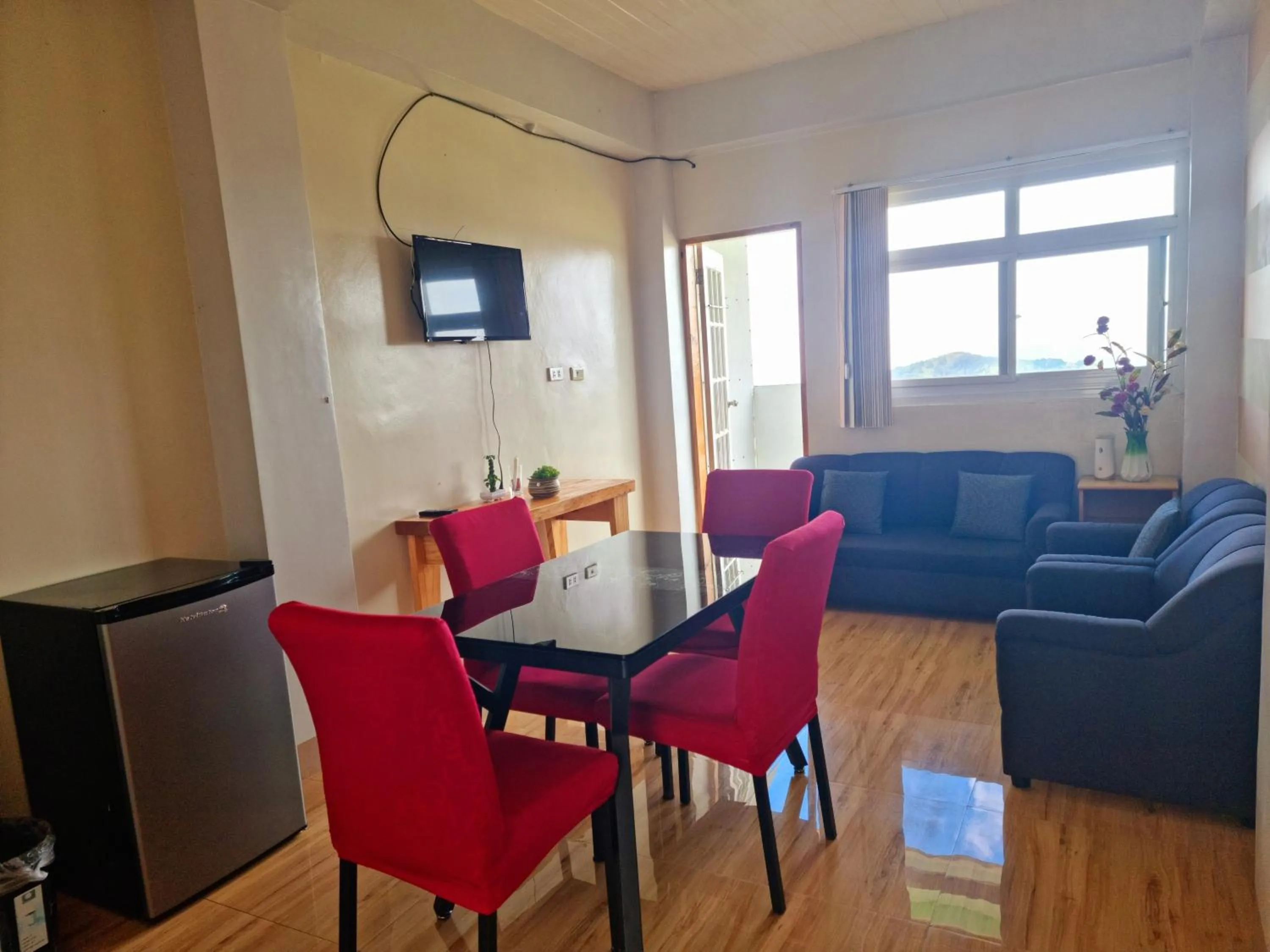 TV and multimedia in Wanay's Rocky Mountain Homestay