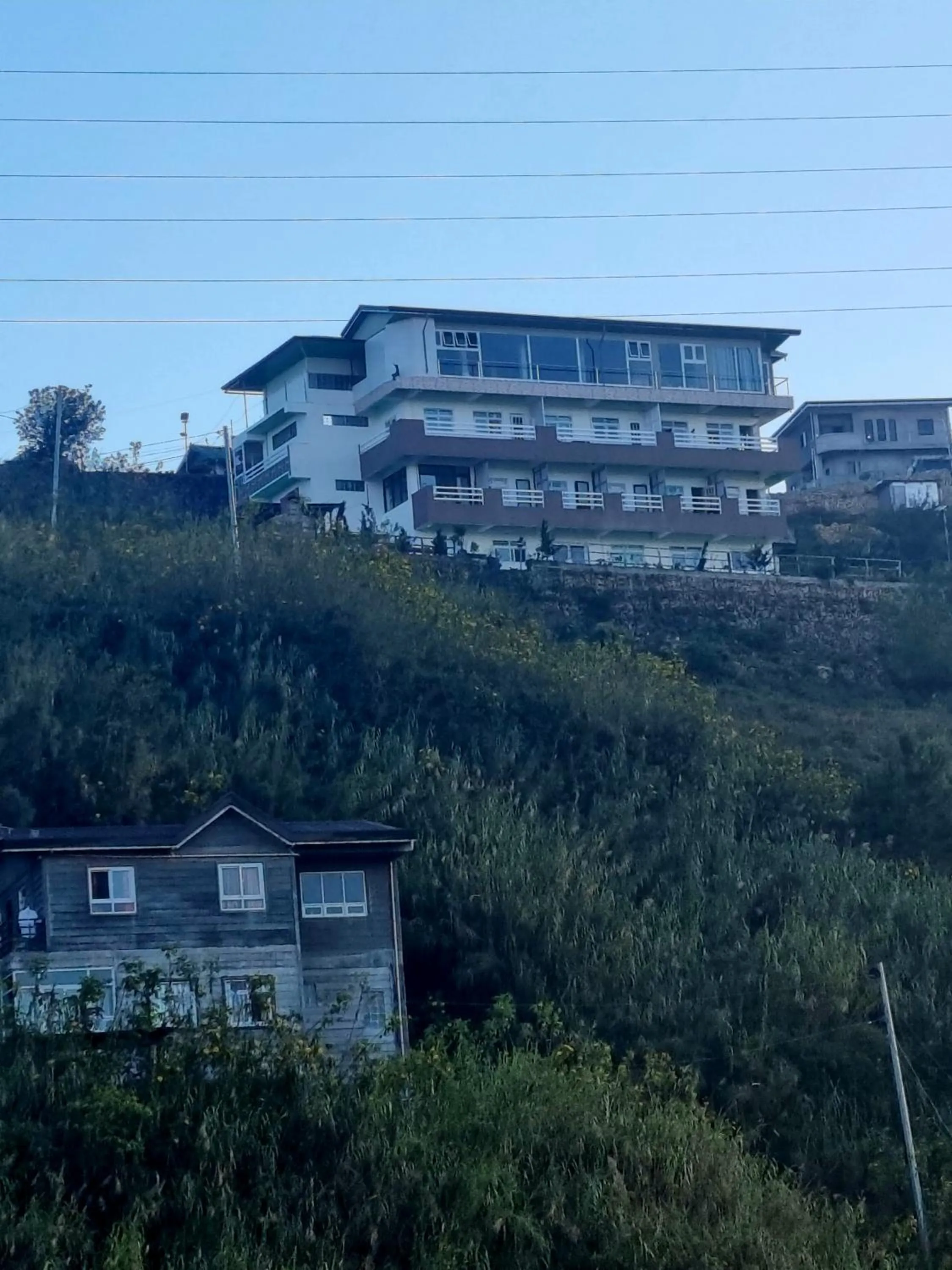 Property building in Wanay's Rocky Mountain Homestay