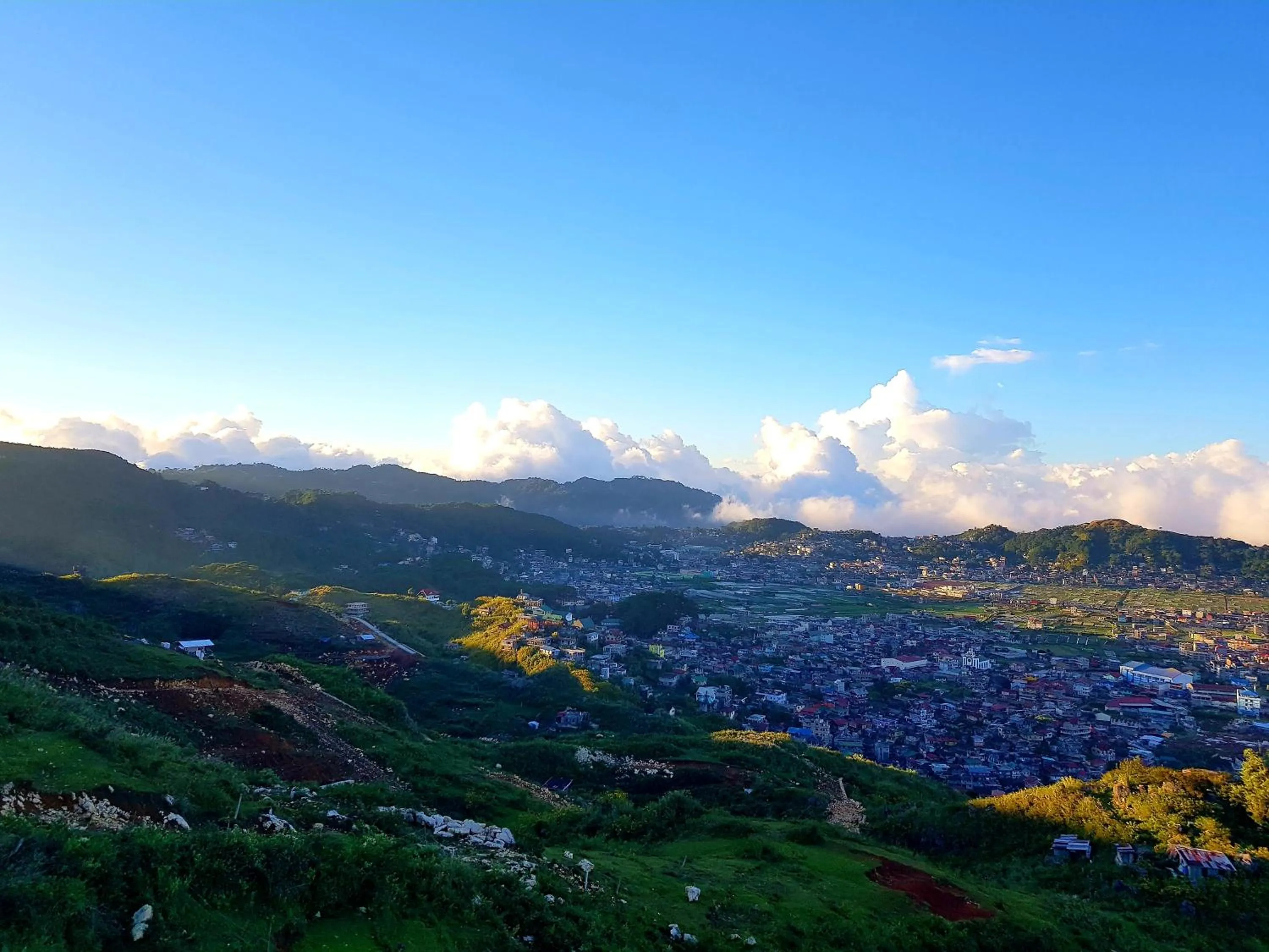 Neighbourhood in Wanay's Rocky Mountain Homestay