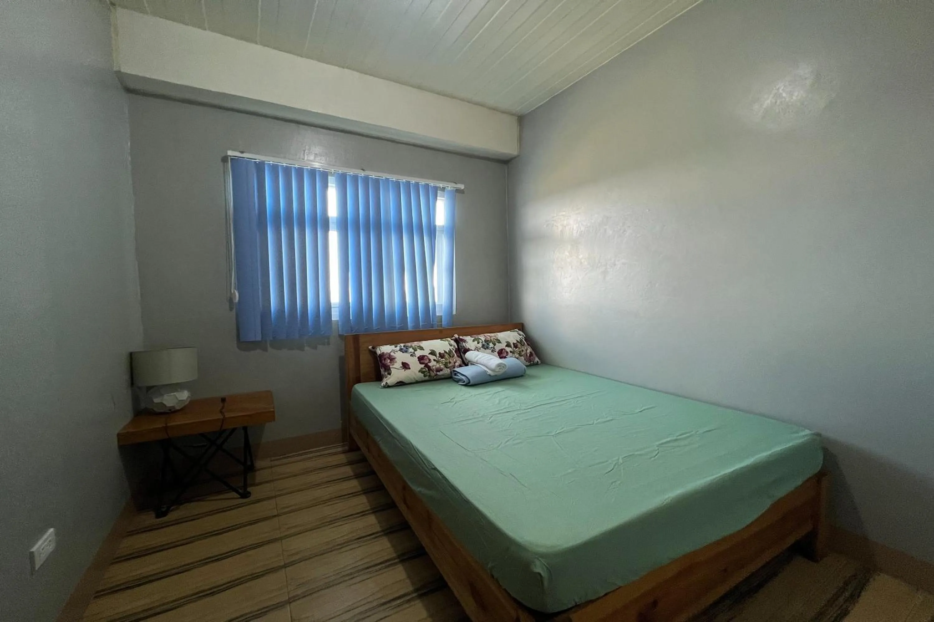 Bed in Wanay's Rocky Mountain Homestay