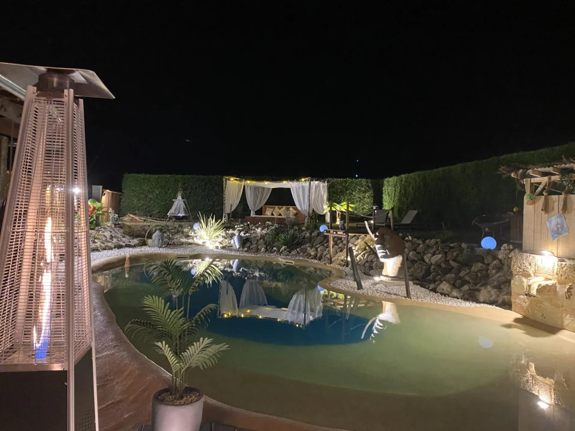 Swimming pool in Le Relais de la Chouette