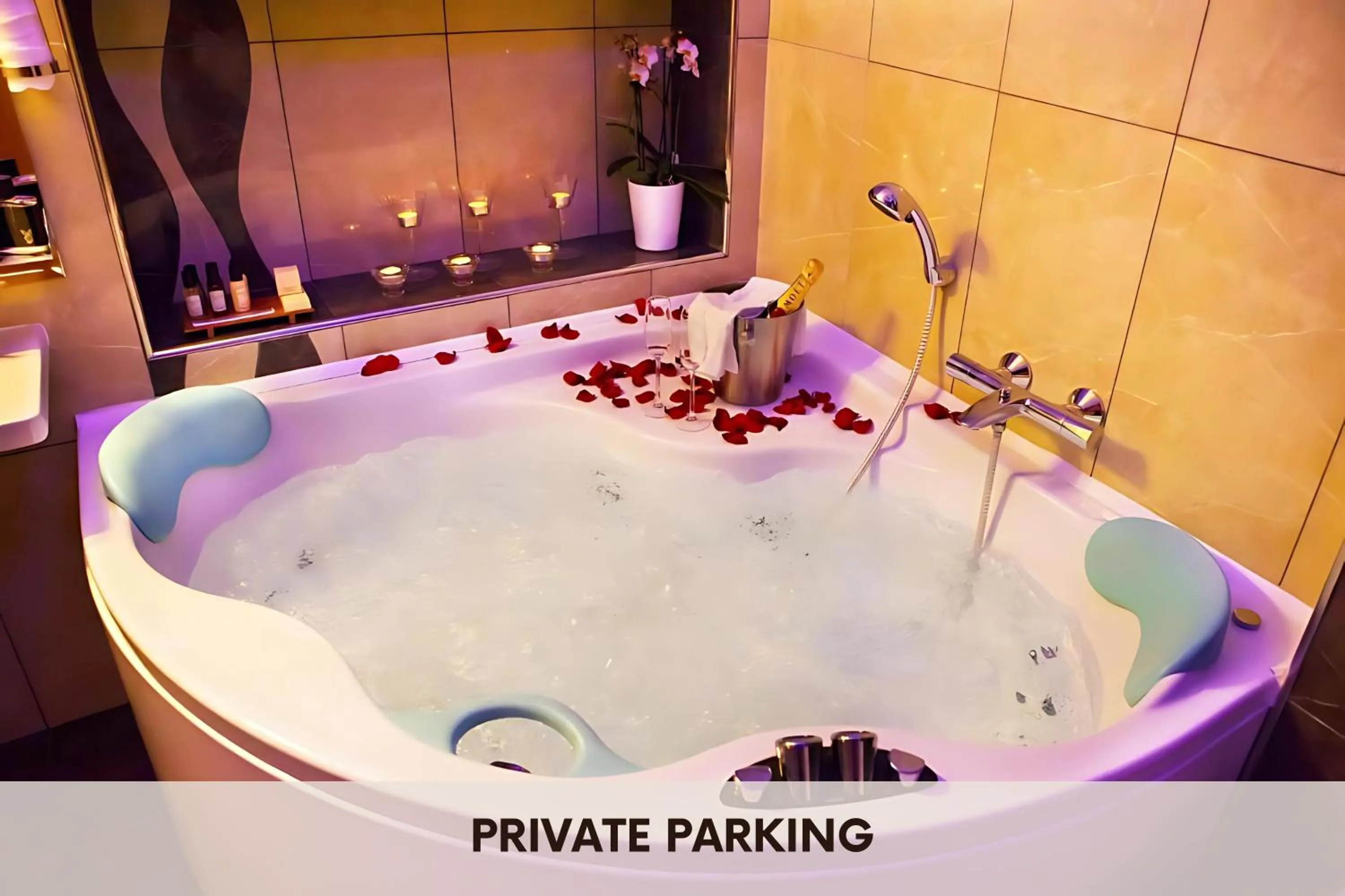 Hot Tub in Danubia Gate Hotel