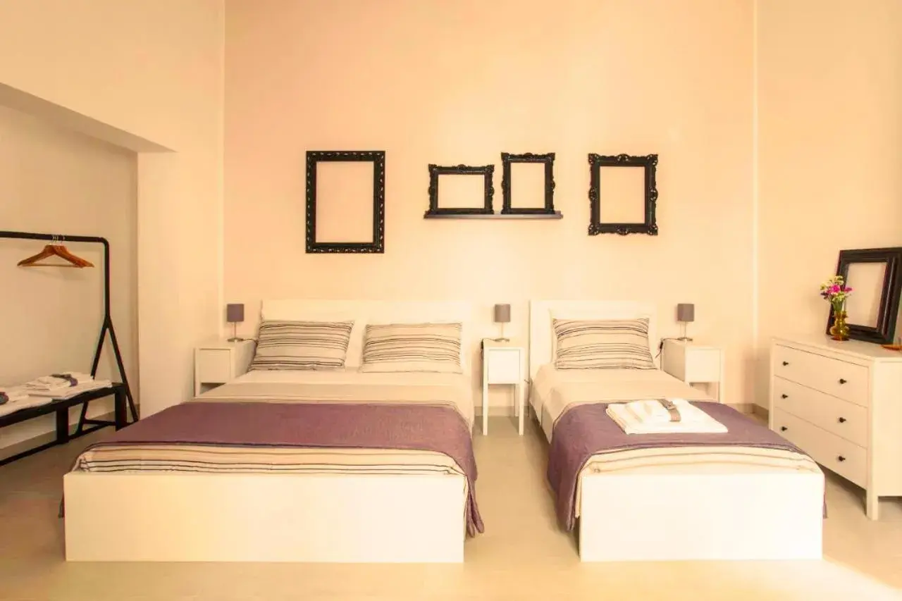 Deluxe Triple Room in Last Minute Rooms Lecce Deluxe Triple Room in Last Minute Rooms Lecce