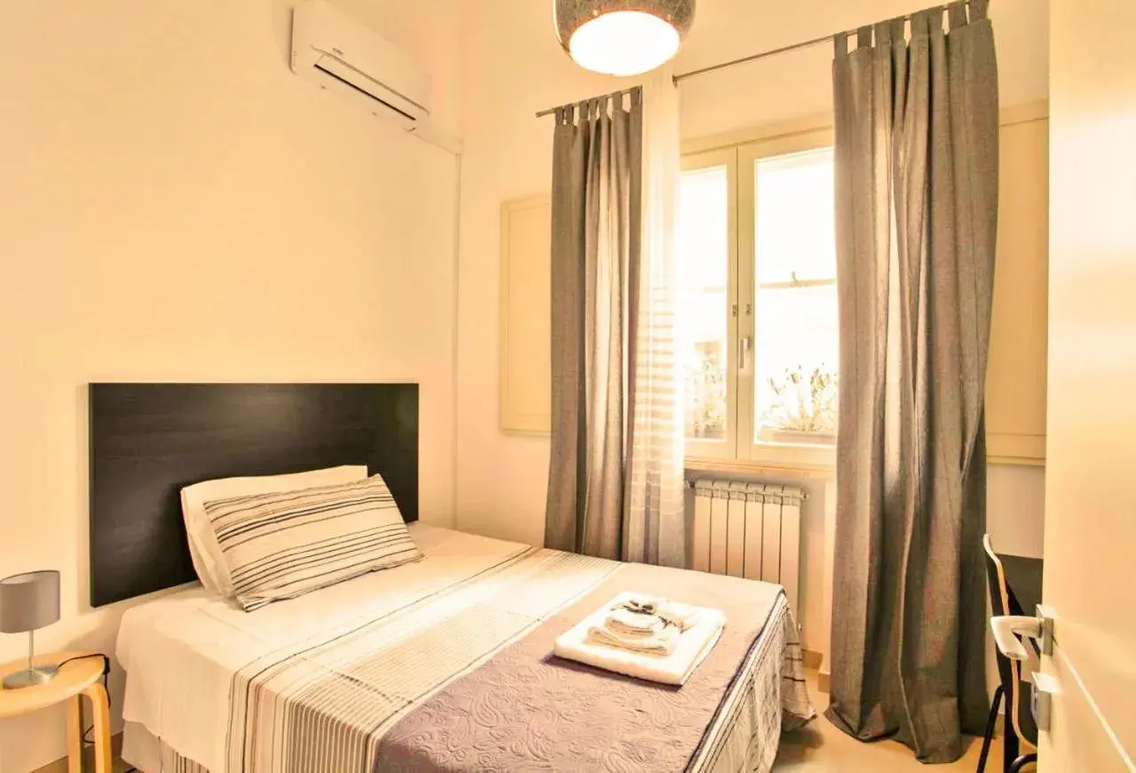 Single Room with Private External Bathroom in Last Minute Rooms Lecce Single Room with Private External Bathroom in Last Minute Rooms Lecce
