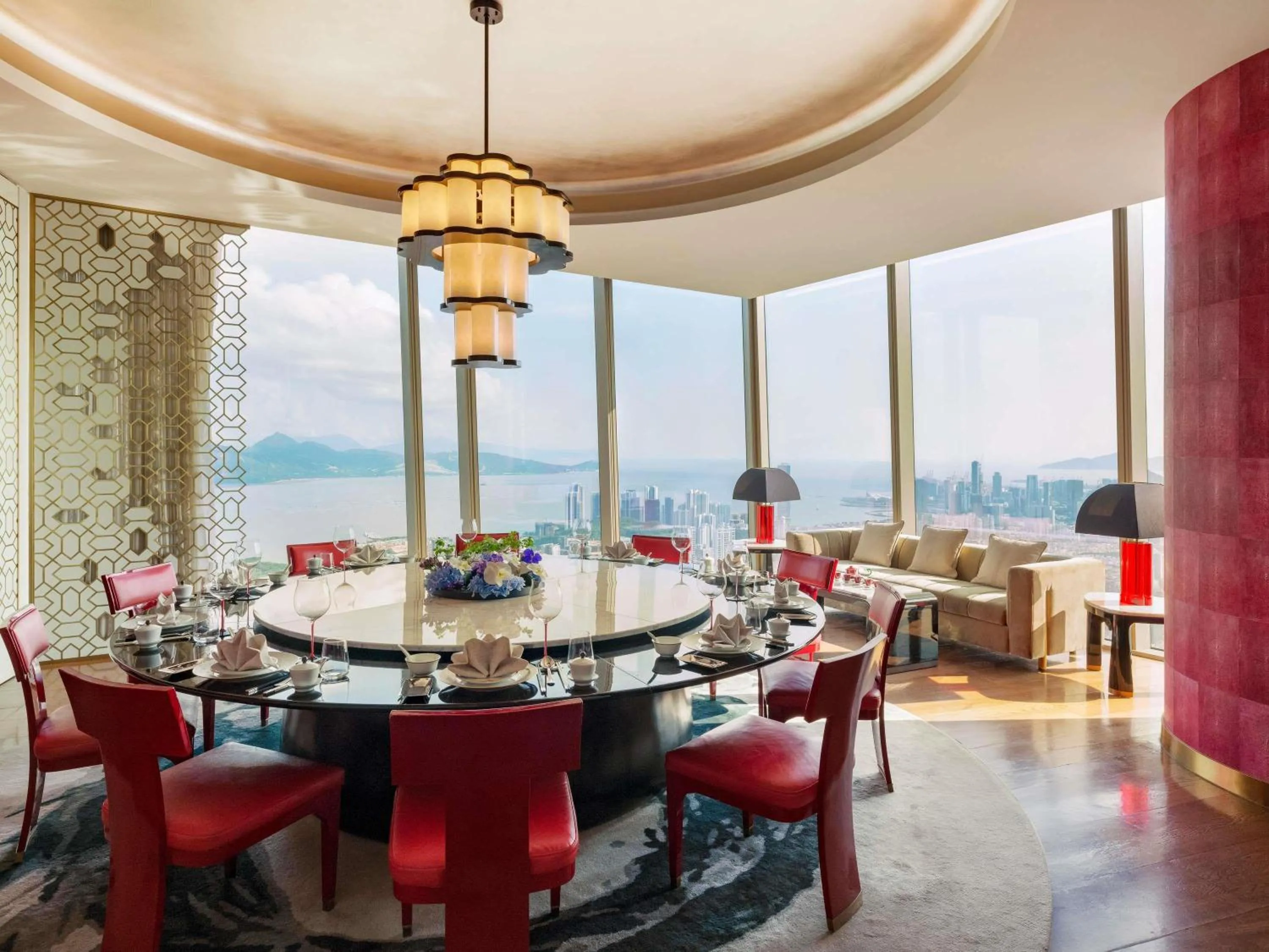 Restaurant/places to eat in Raffles Shenzhen, Situated in the heart of One Shenzhen Bay, Book Now to Enjoy Free Minibar and Happy Hour Privileges at Long Bar on 71F