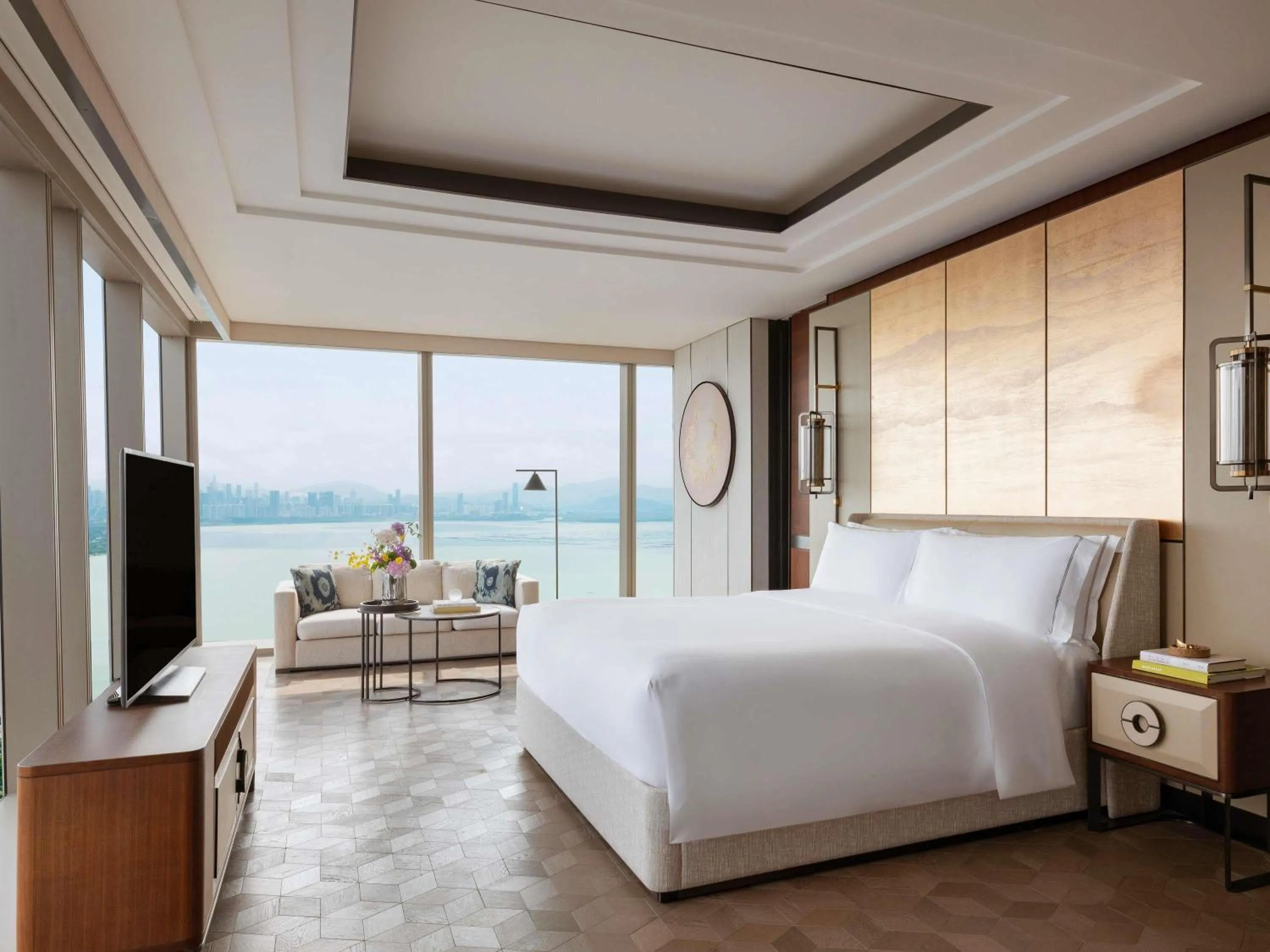 Property building, Bed in Raffles Shenzhen, Situated in the heart of One Shenzhen Bay, Book Now to Enjoy Free Minibar and Happy Hour Privileges at Long Bar on 71F