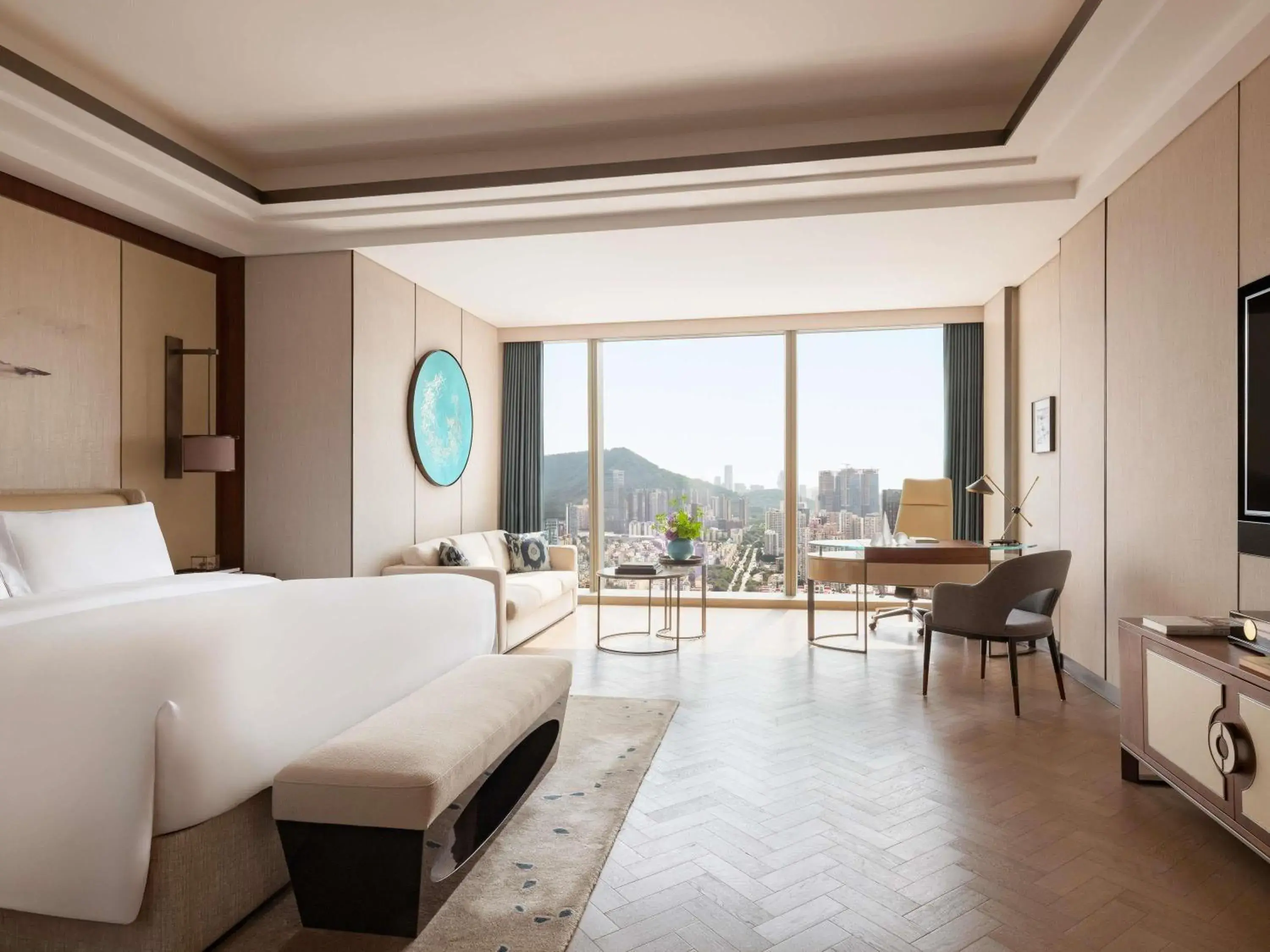 Deluxe King Bed City View Room in Raffles Shenzhen Deluxe King Bed City View Room in Raffles Shenzhen