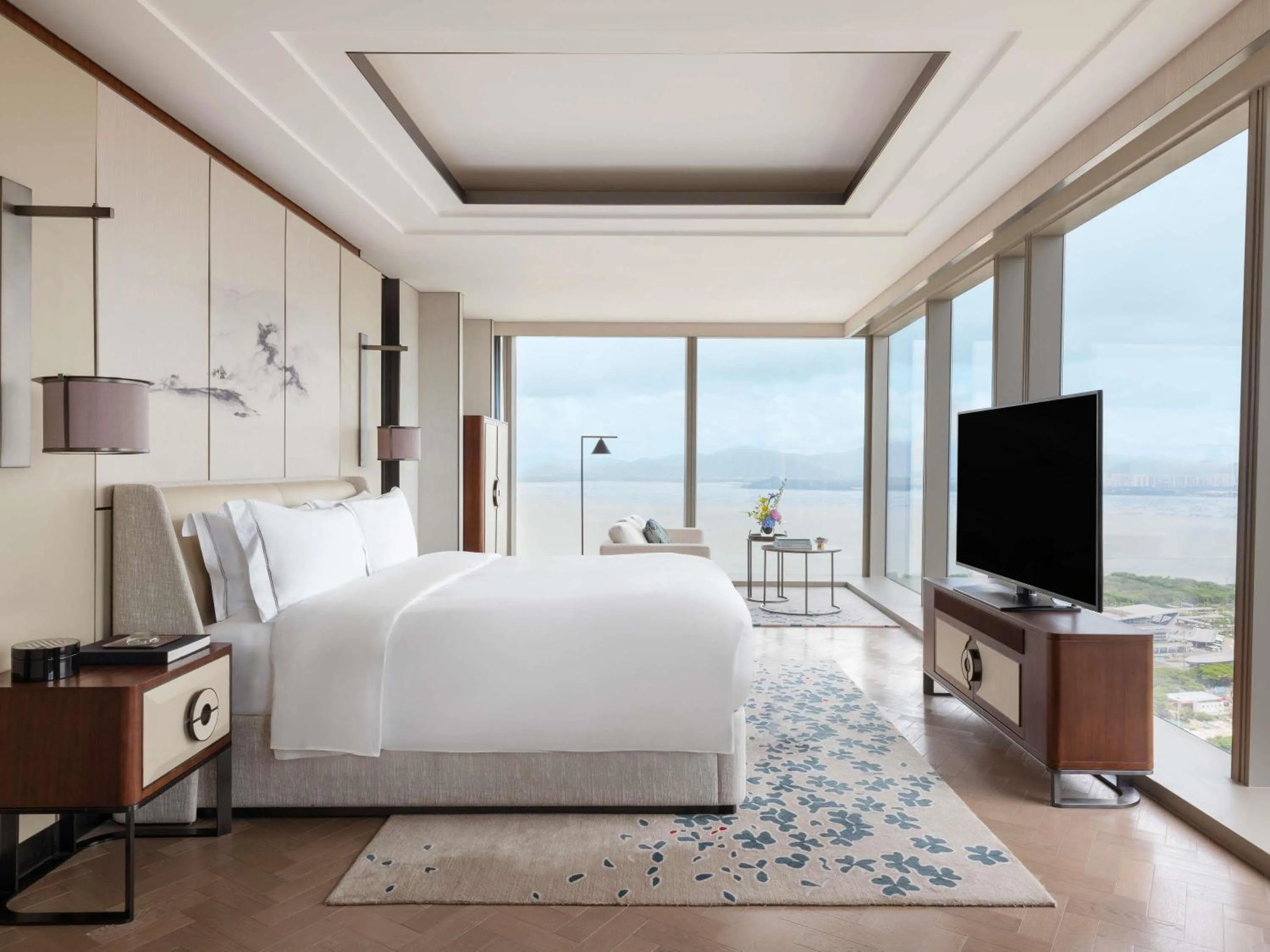 Bedroom, Bed in Raffles Shenzhen, Situated in the heart of One Shenzhen Bay, Book Now to Enjoy Free Minibar and Happy Hour Privileges at Long Bar on 71F