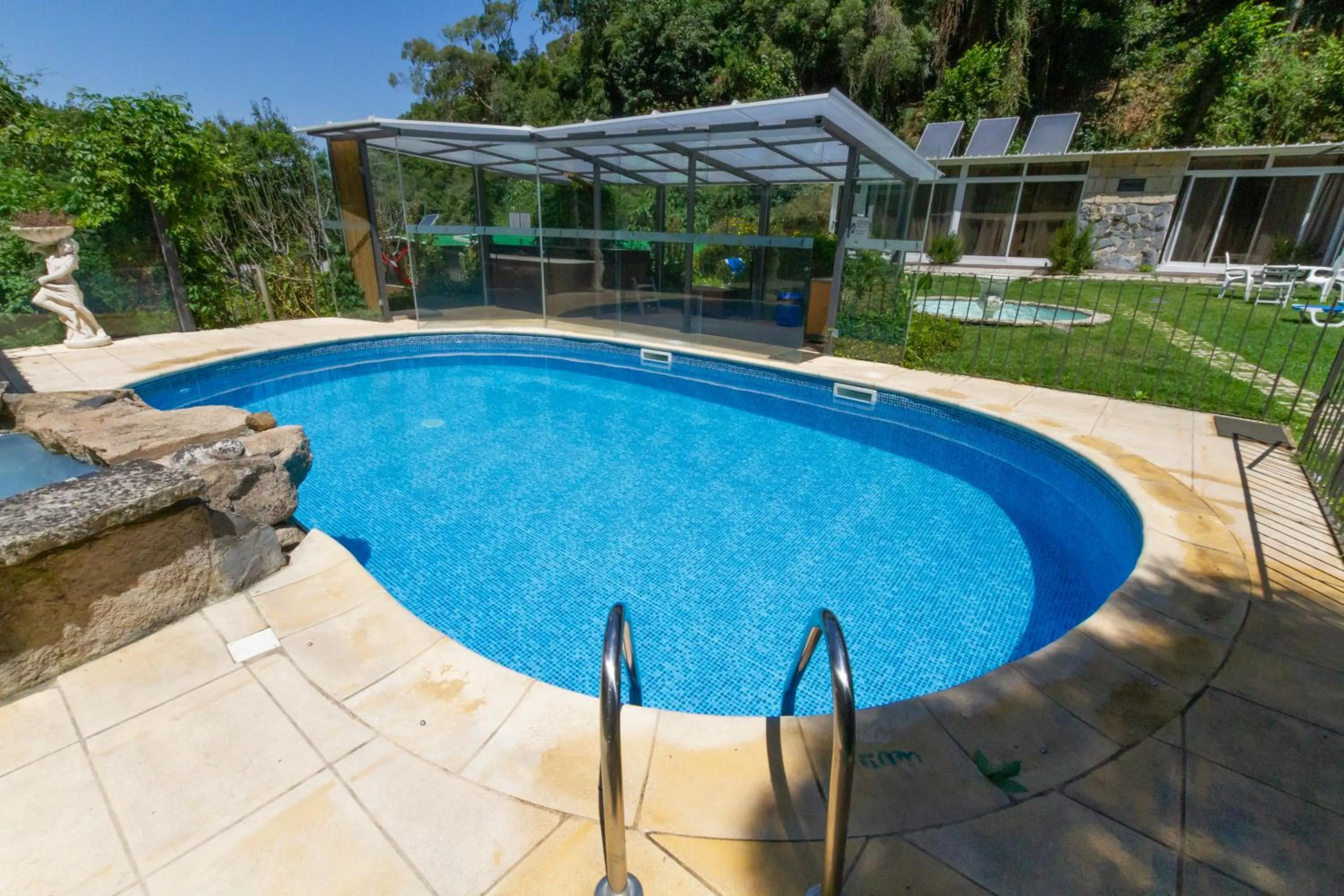 Swimming pool in Quinta Das Murtas B&B