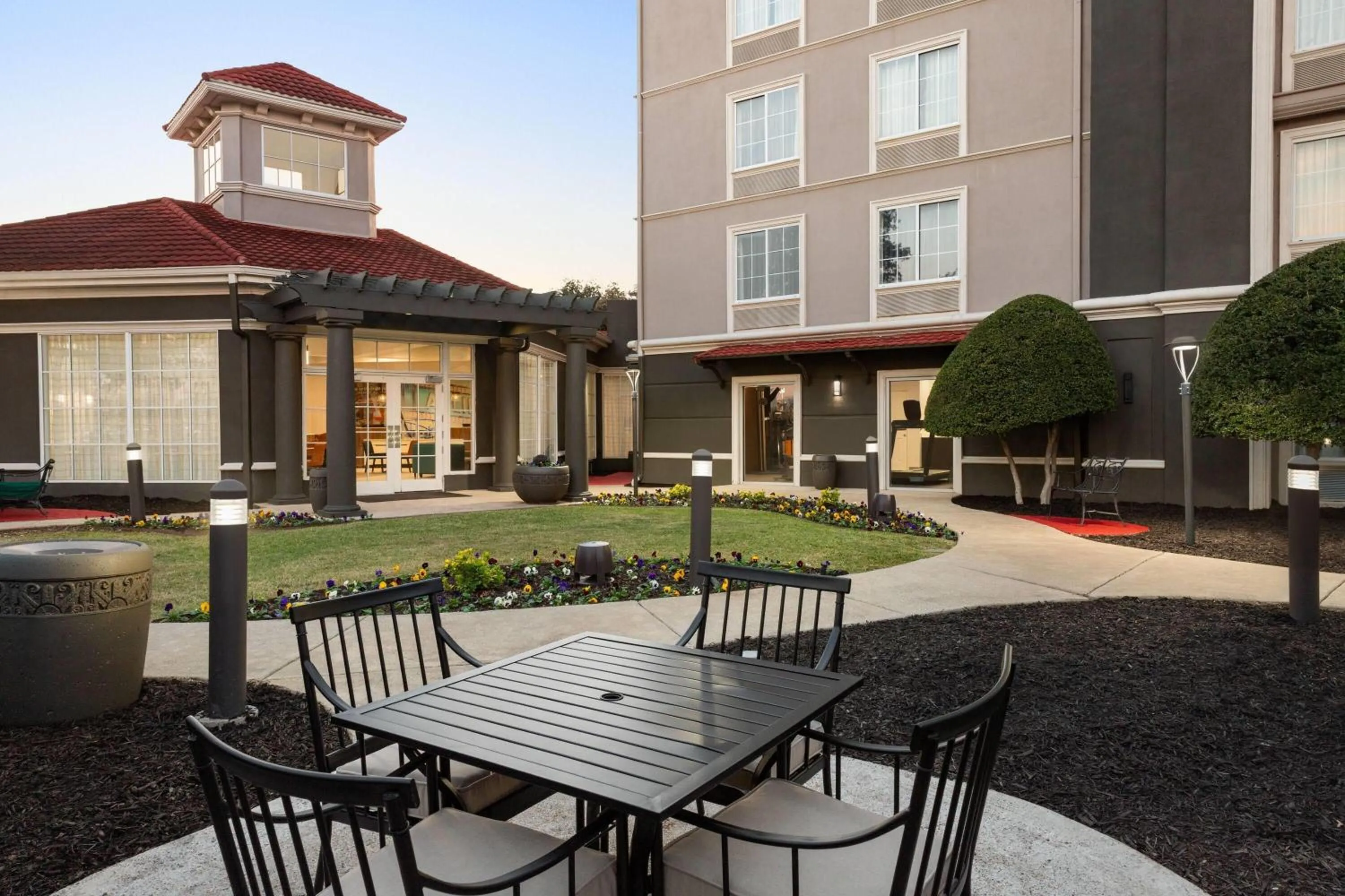 Patio in La Quinta by Wyndham Dallas Arlington South