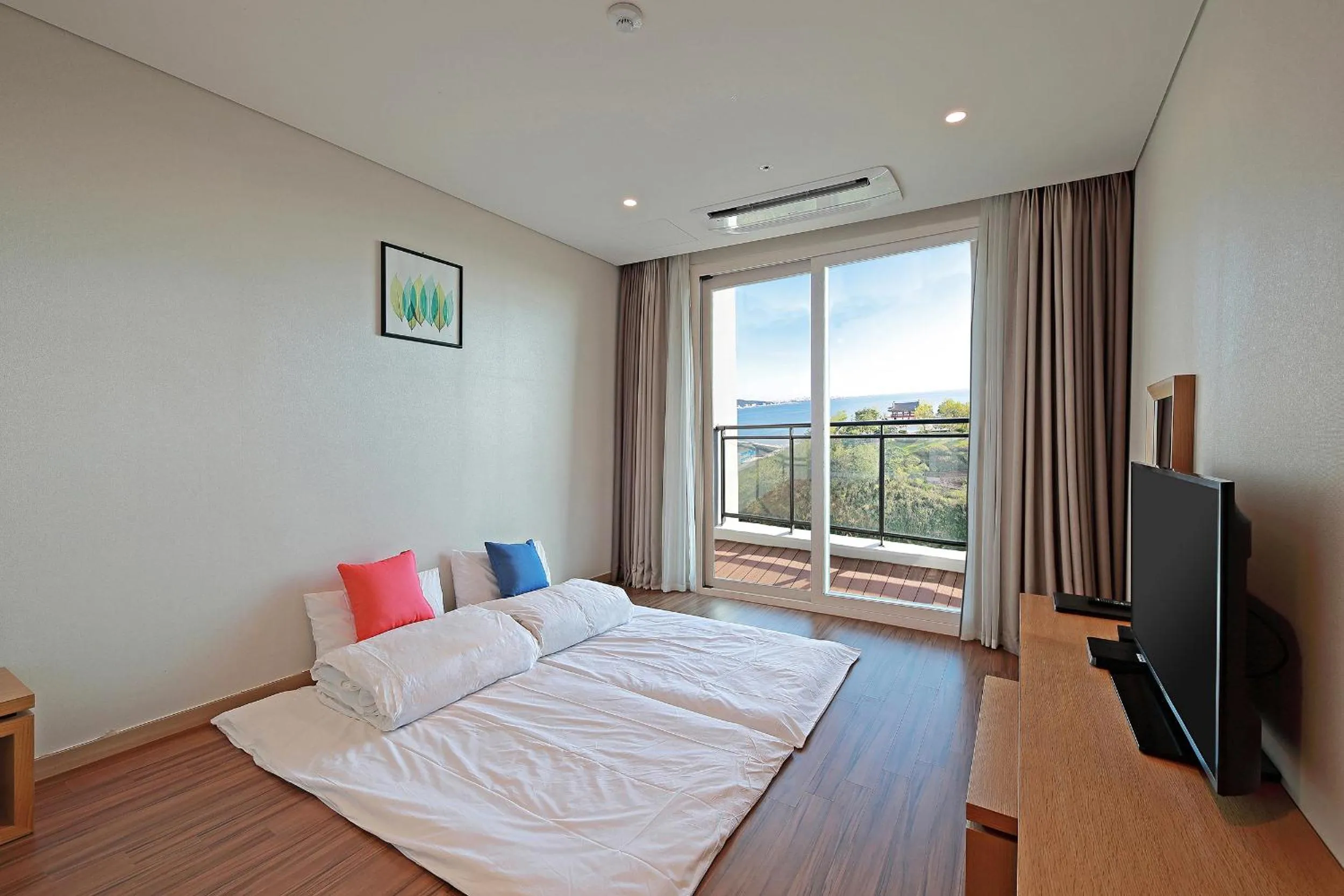 TV and multimedia, Bed in Airsky Hotel Incheon