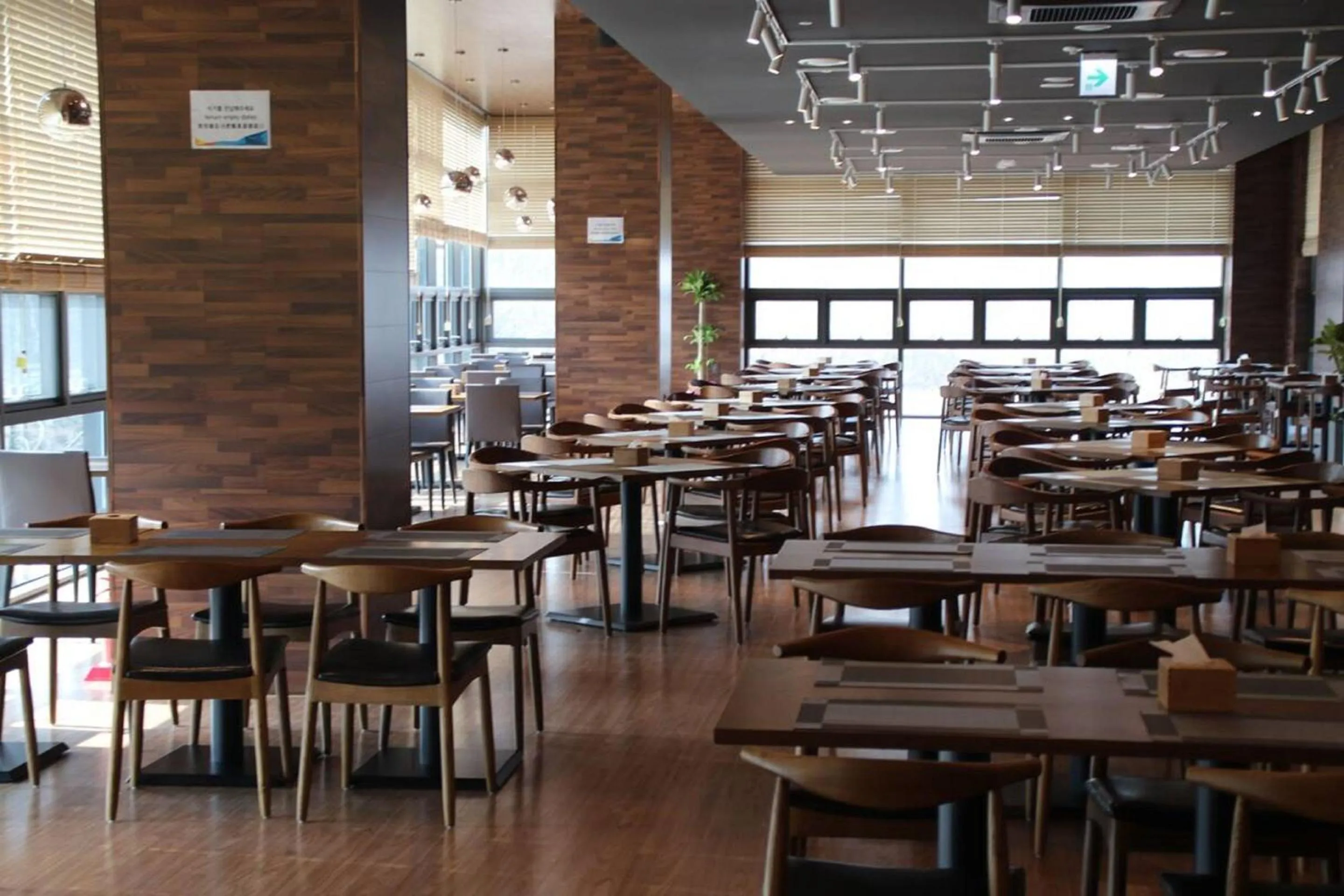 Restaurant/places to eat in Airsky Hotel Incheon