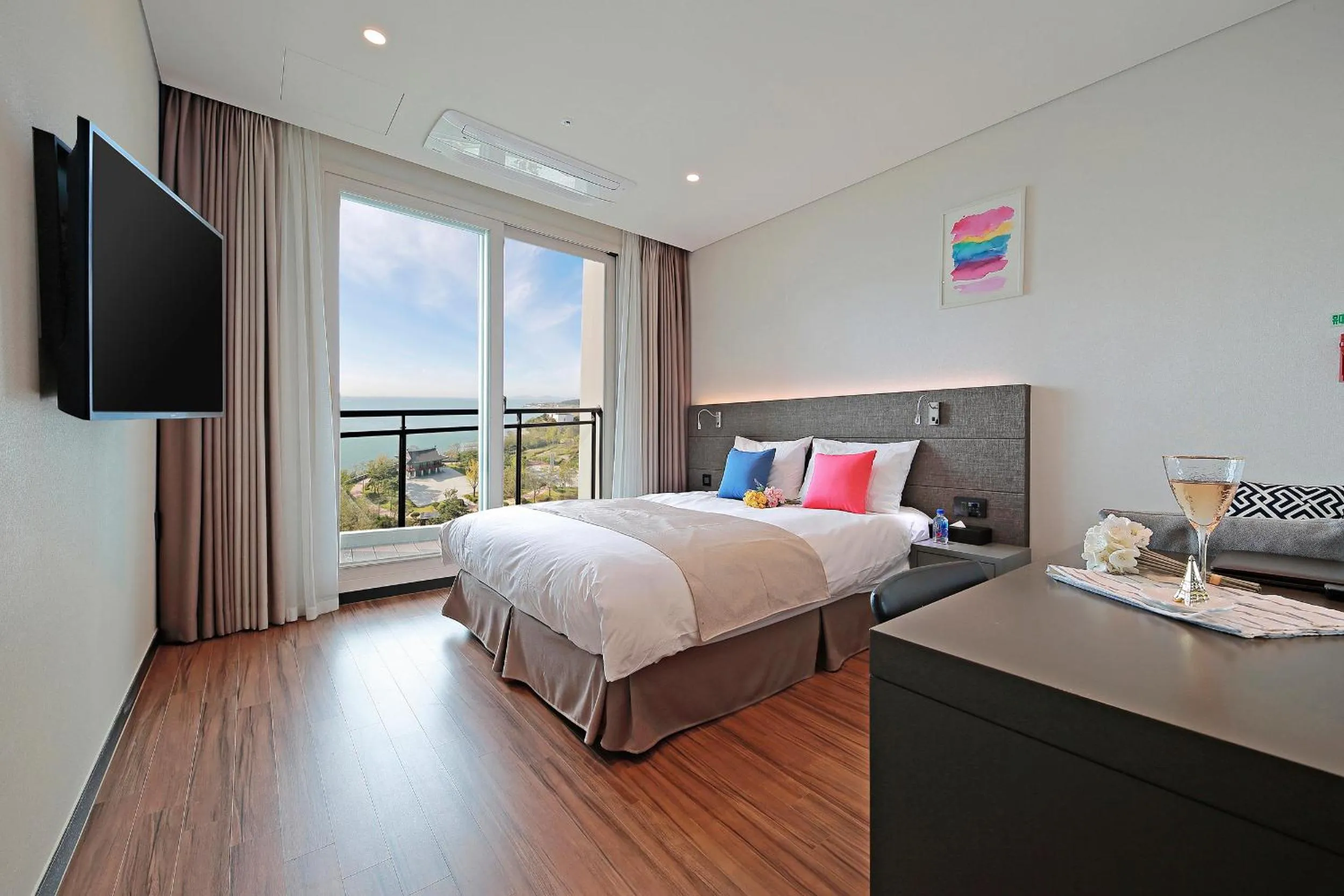 Bed in Airsky Hotel Incheon