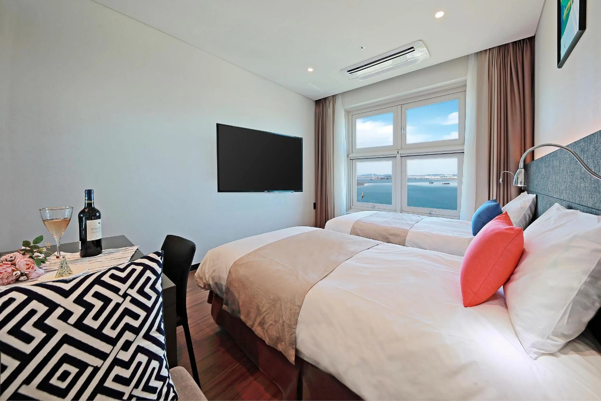 Bed in Airsky Hotel Incheon