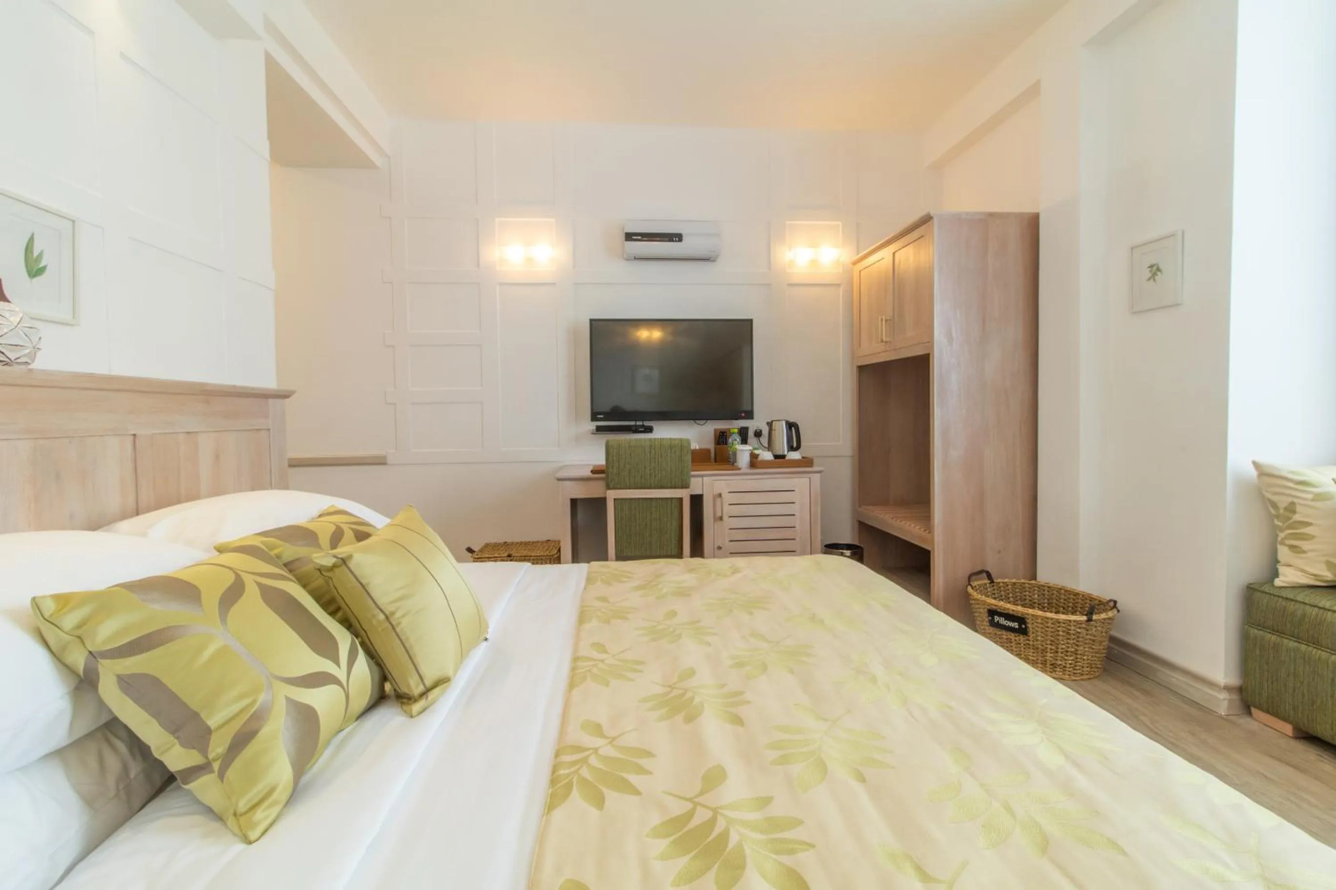 Bed in The Lynden Grove