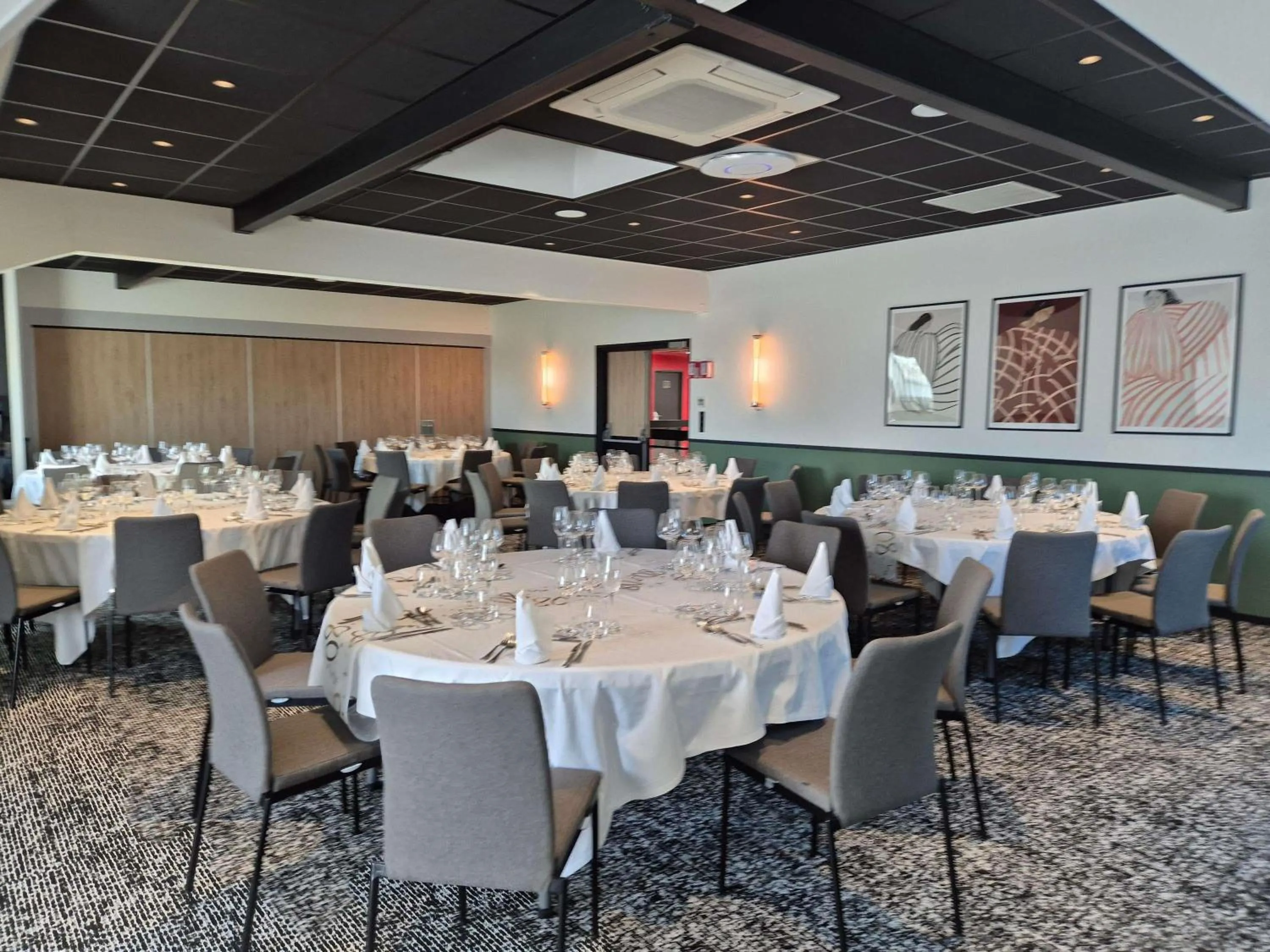 wedding in ibis Beaune La Ferme Aux Vins