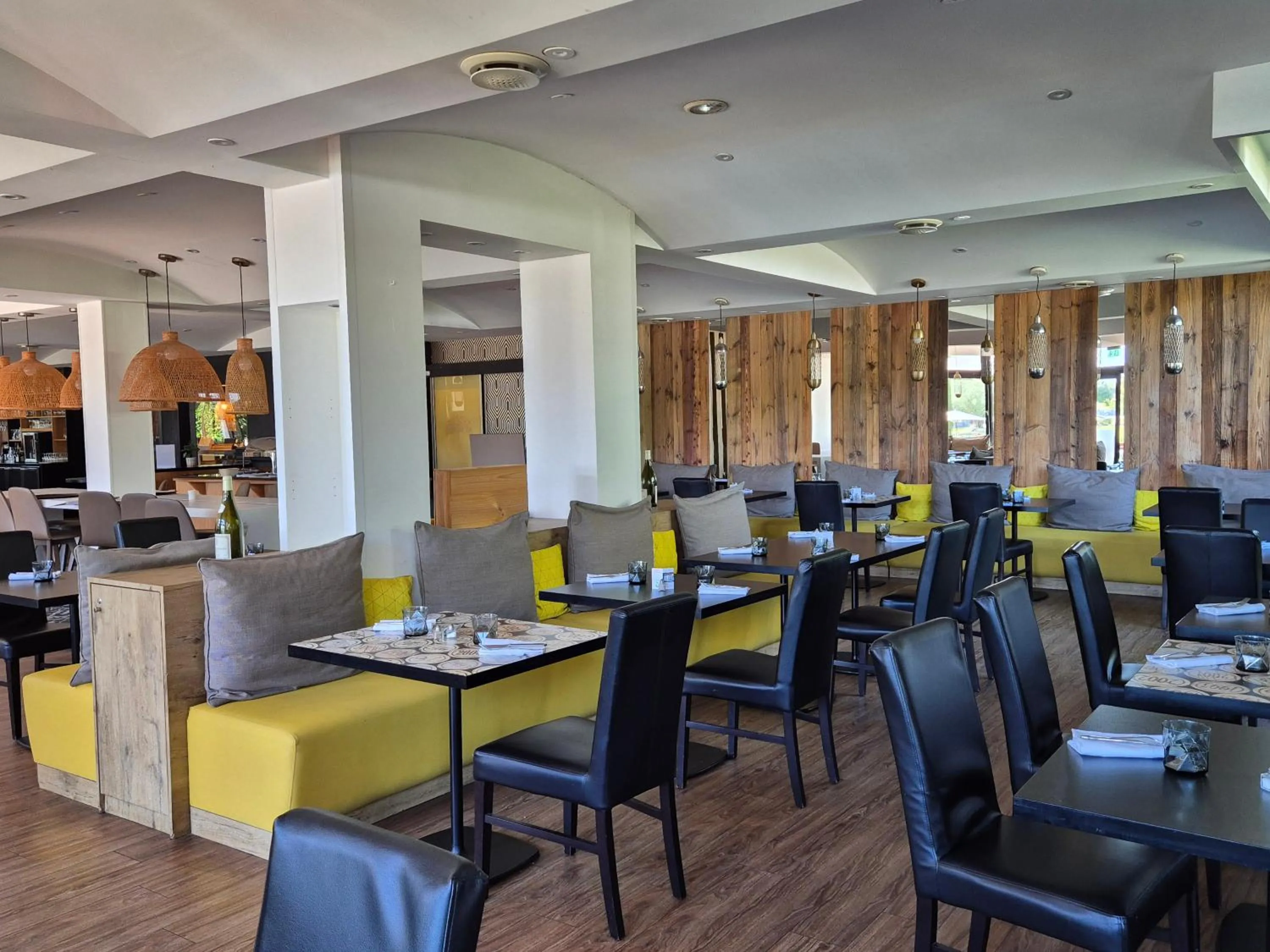 Restaurant/places to eat in ibis Beaune La Ferme Aux Vins