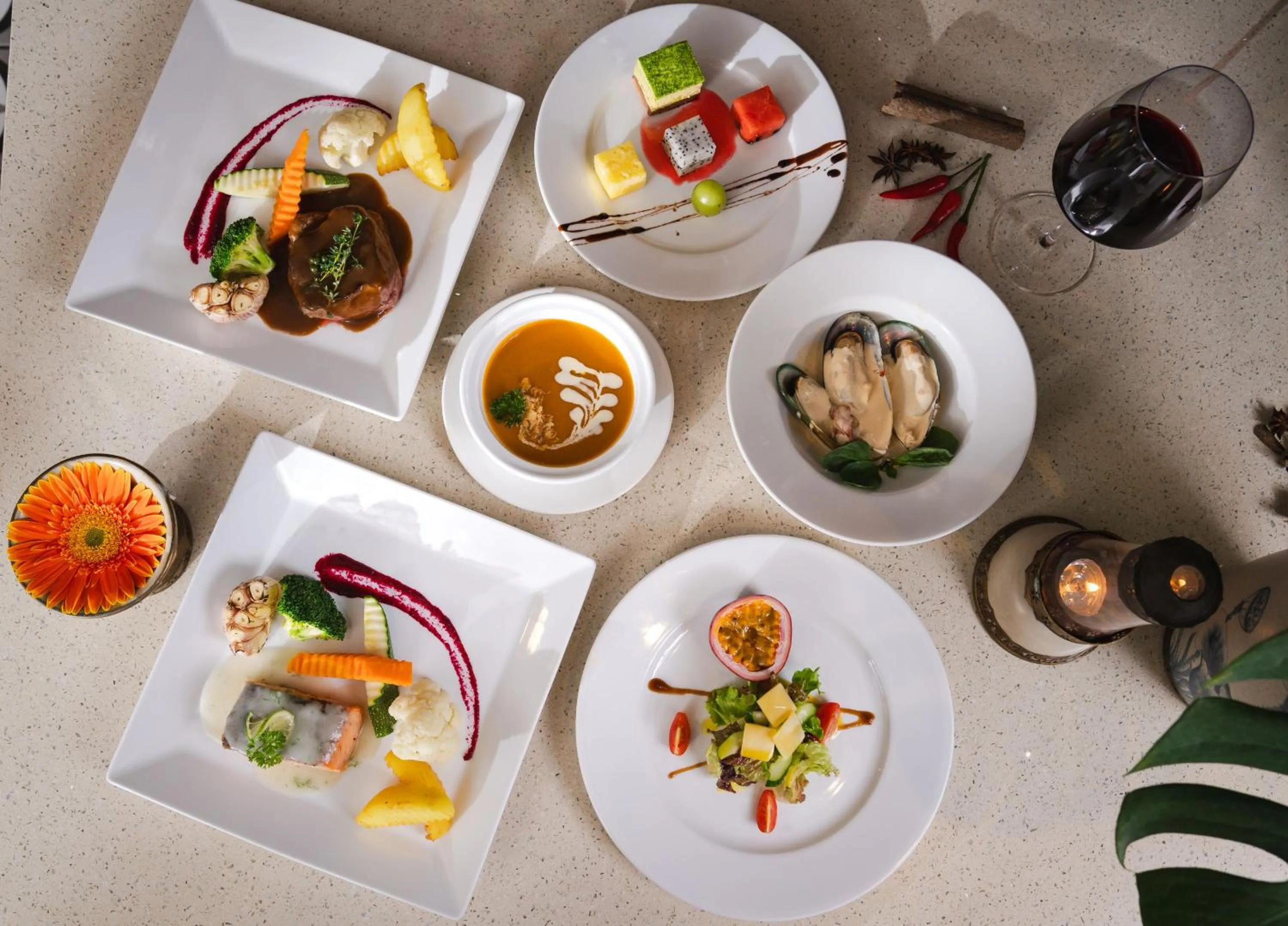 Restaurant/places to eat in Indochine Cruise Lan Ha Bay