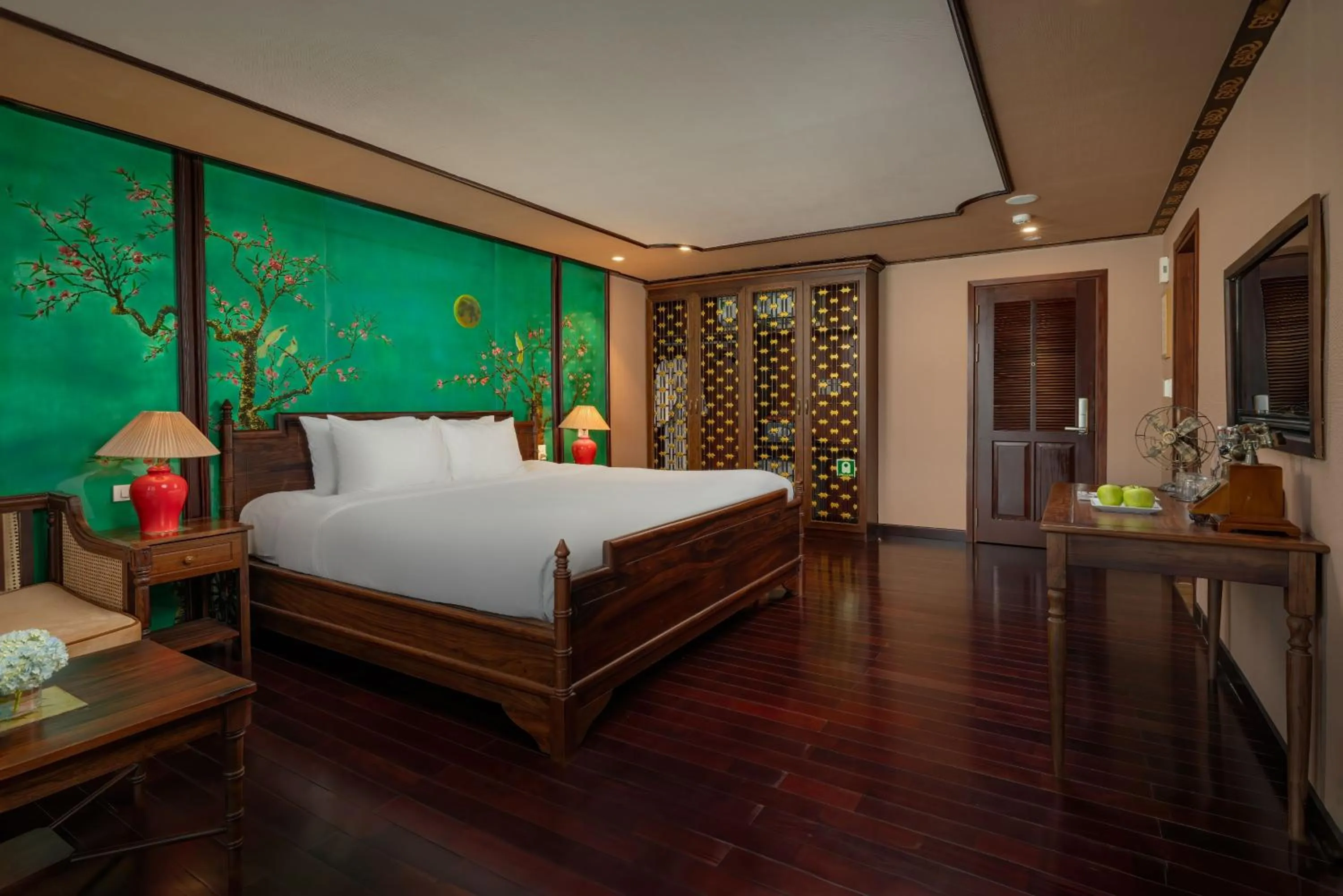 Photo of the whole room, Bed in Indochine Cruise Lan Ha Bay