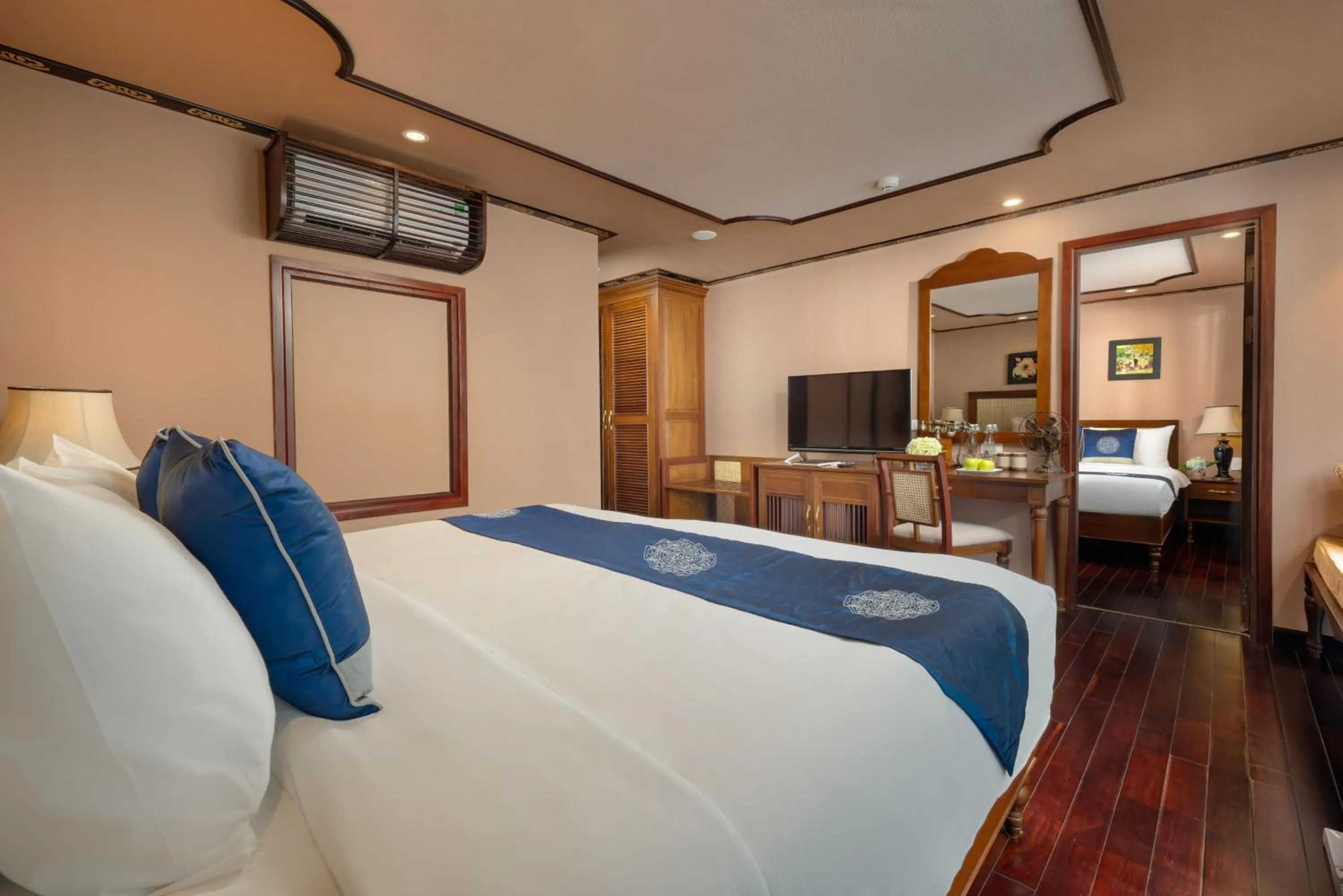 Bed in Indochine Cruise Lan Ha Bay