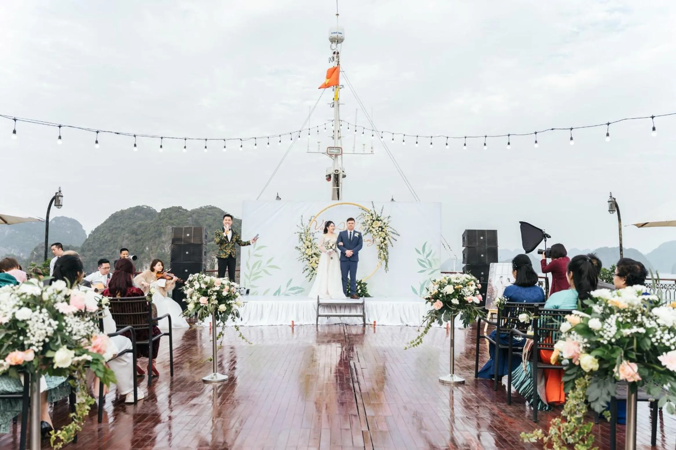 wedding in Indochine Cruise Lan Ha Bay