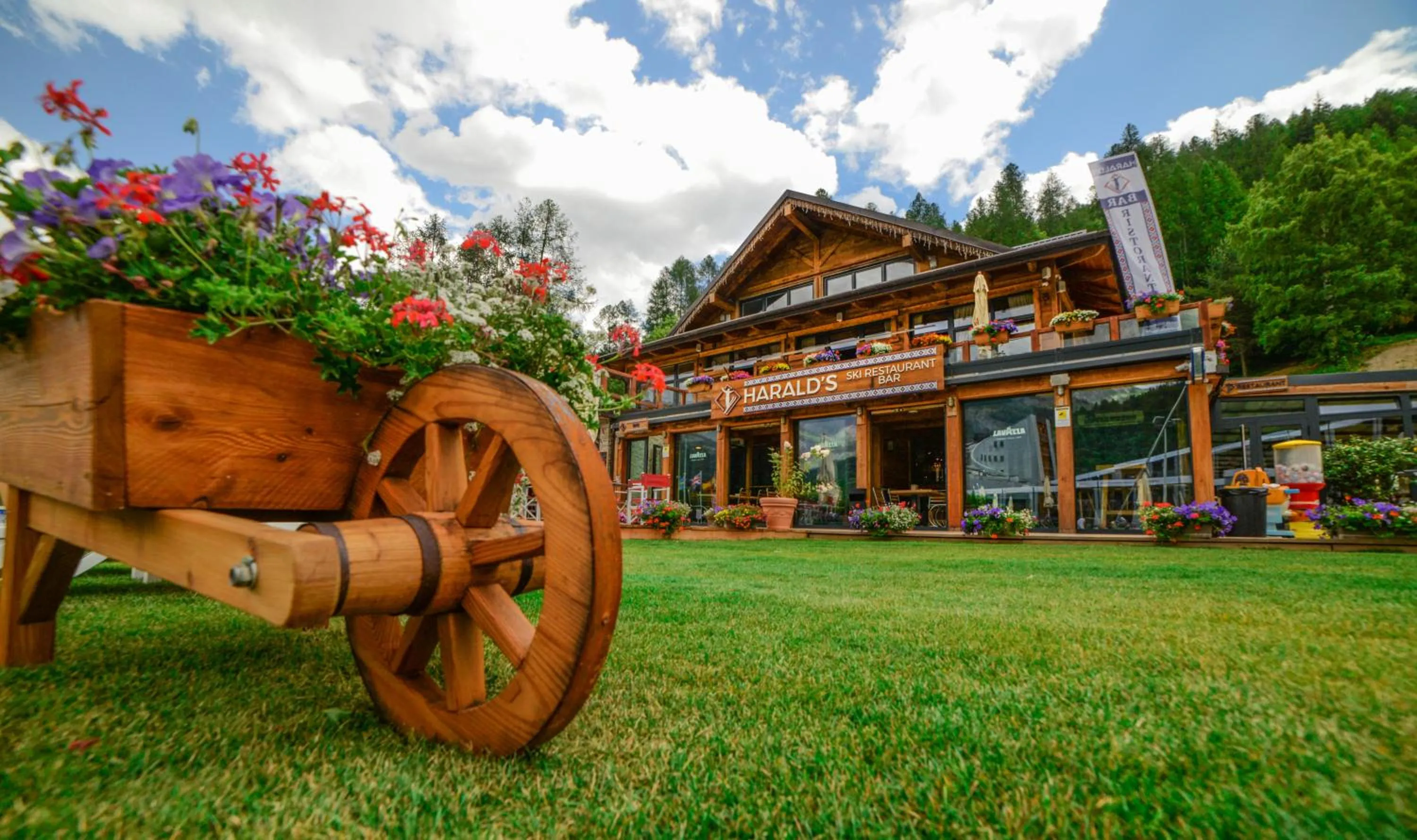 Restaurant/places to eat in Residence Campo Smith