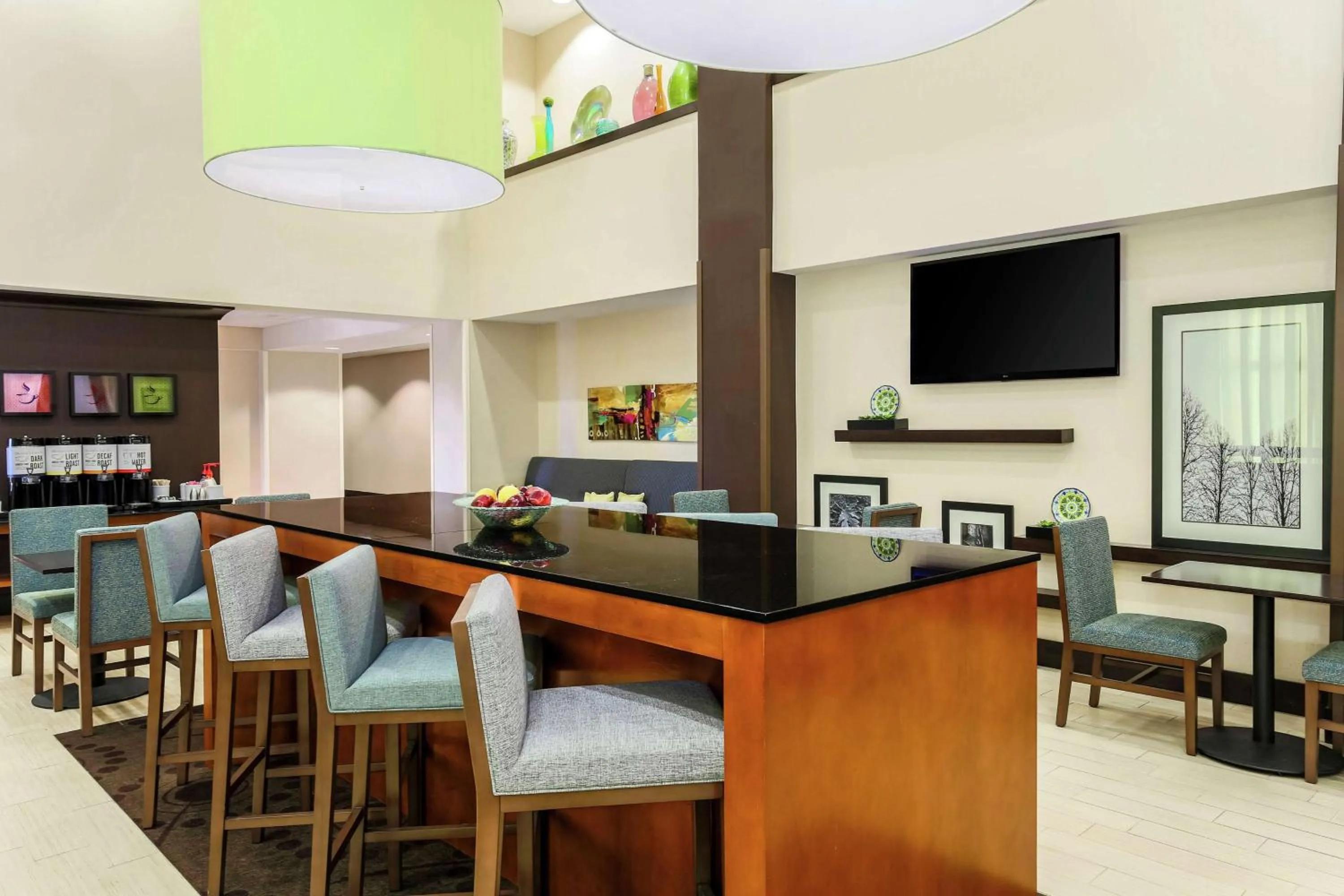 Lobby or reception in Hampton Inn & Suites Wheeling - The Highlands