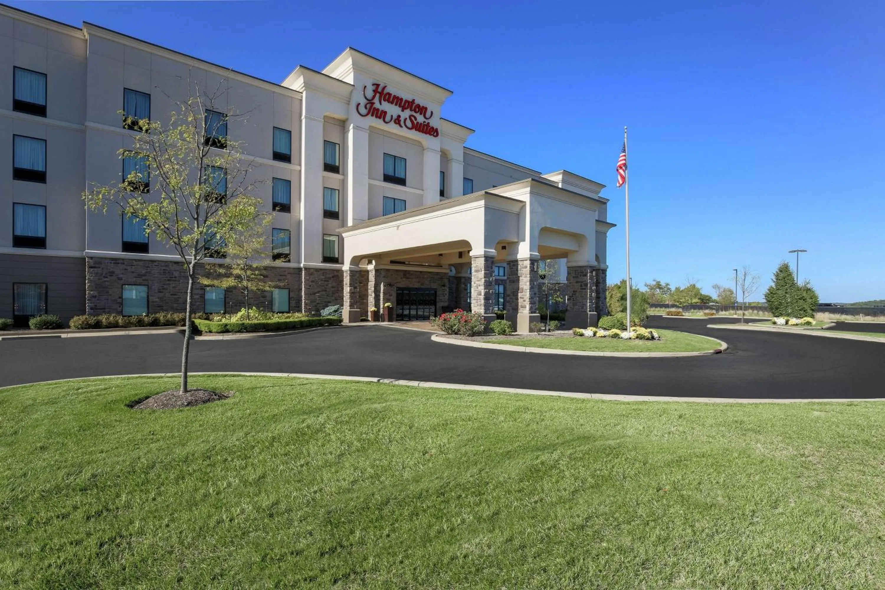 Property building in Hampton Inn & Suites Wheeling - The Highlands