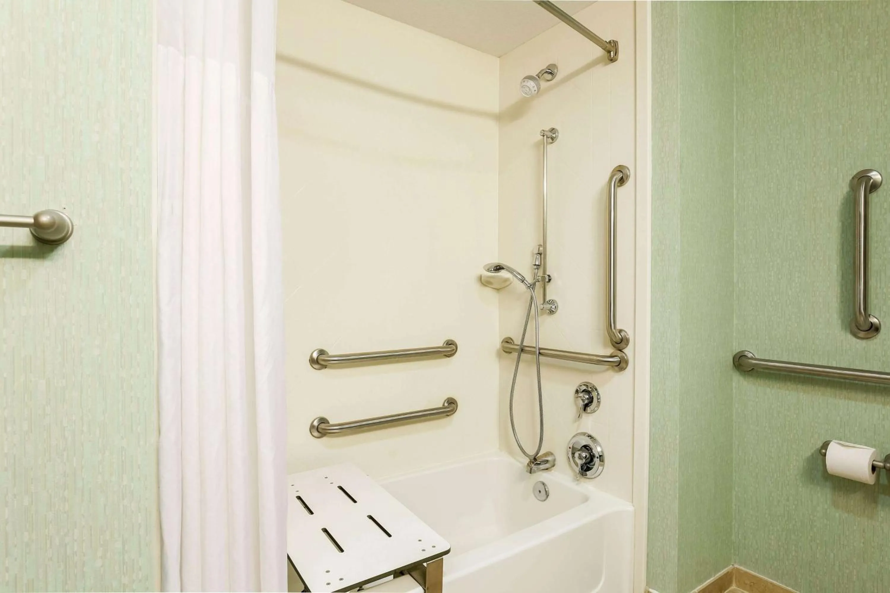 Bathroom in Hampton Inn & Suites Wheeling - The Highlands