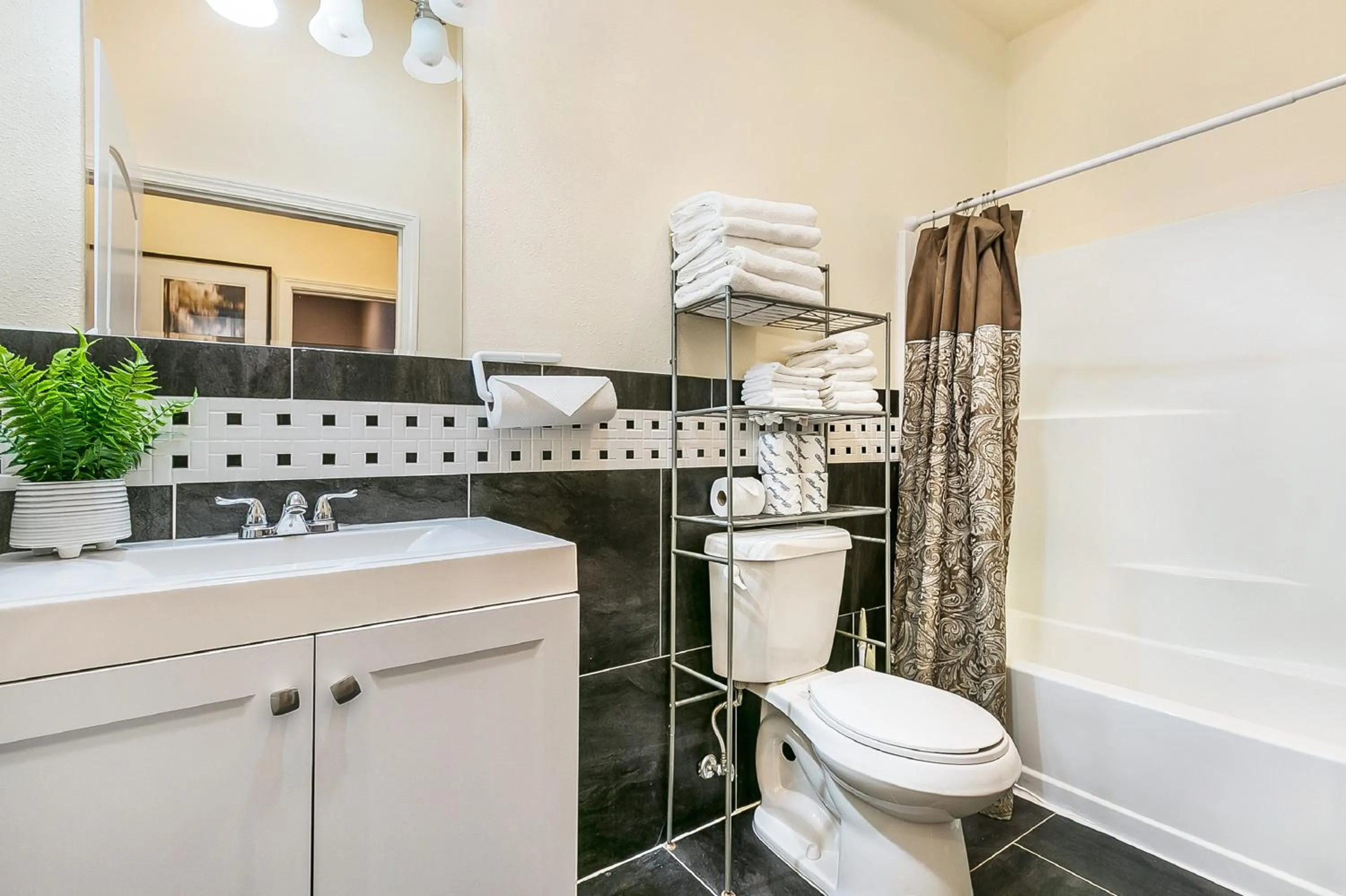 Bathroom in Inviting 3BR Condo steps from St Charles Ave