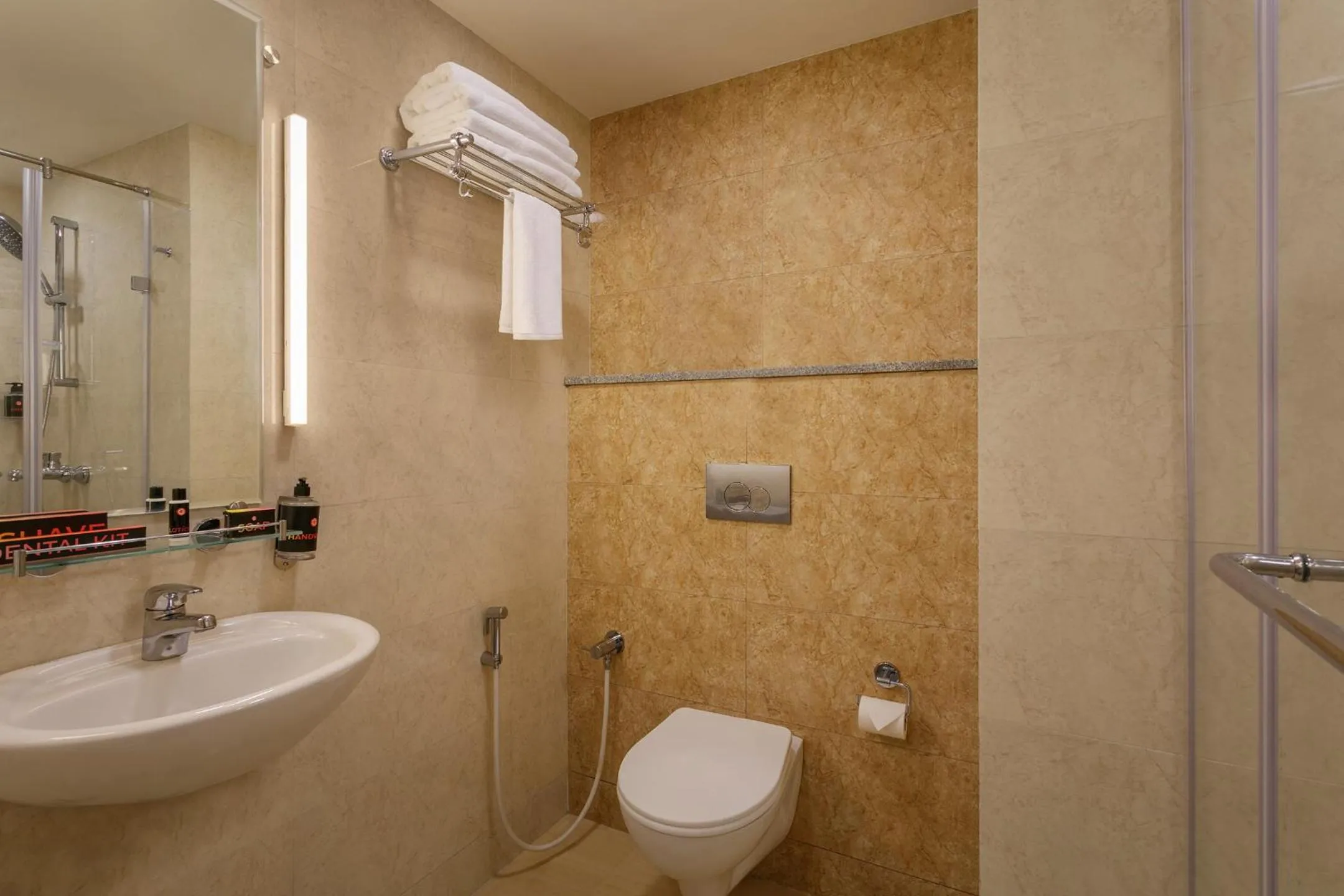 Shower in Ginger Patna