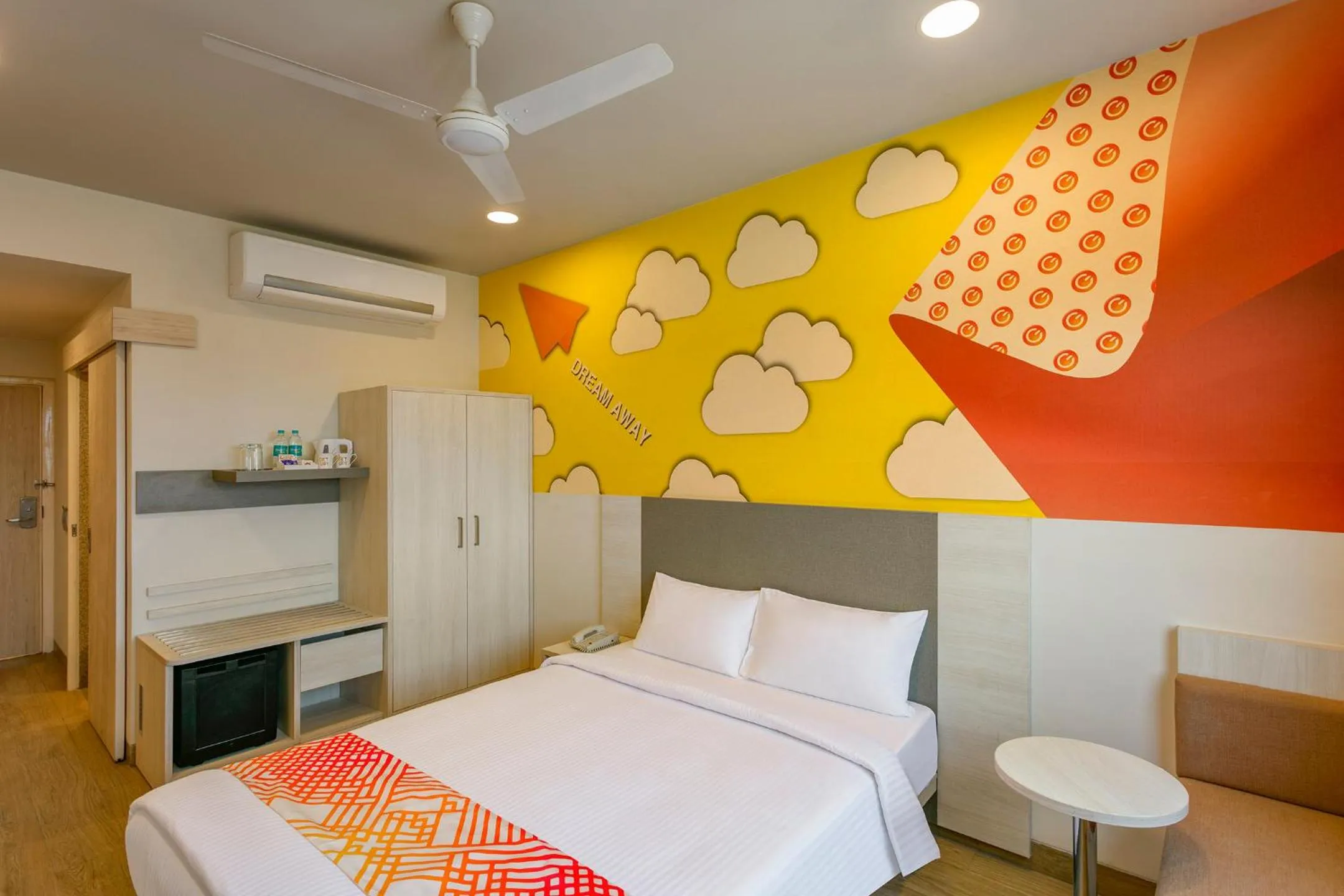 Property building, Bed in Ginger Patna