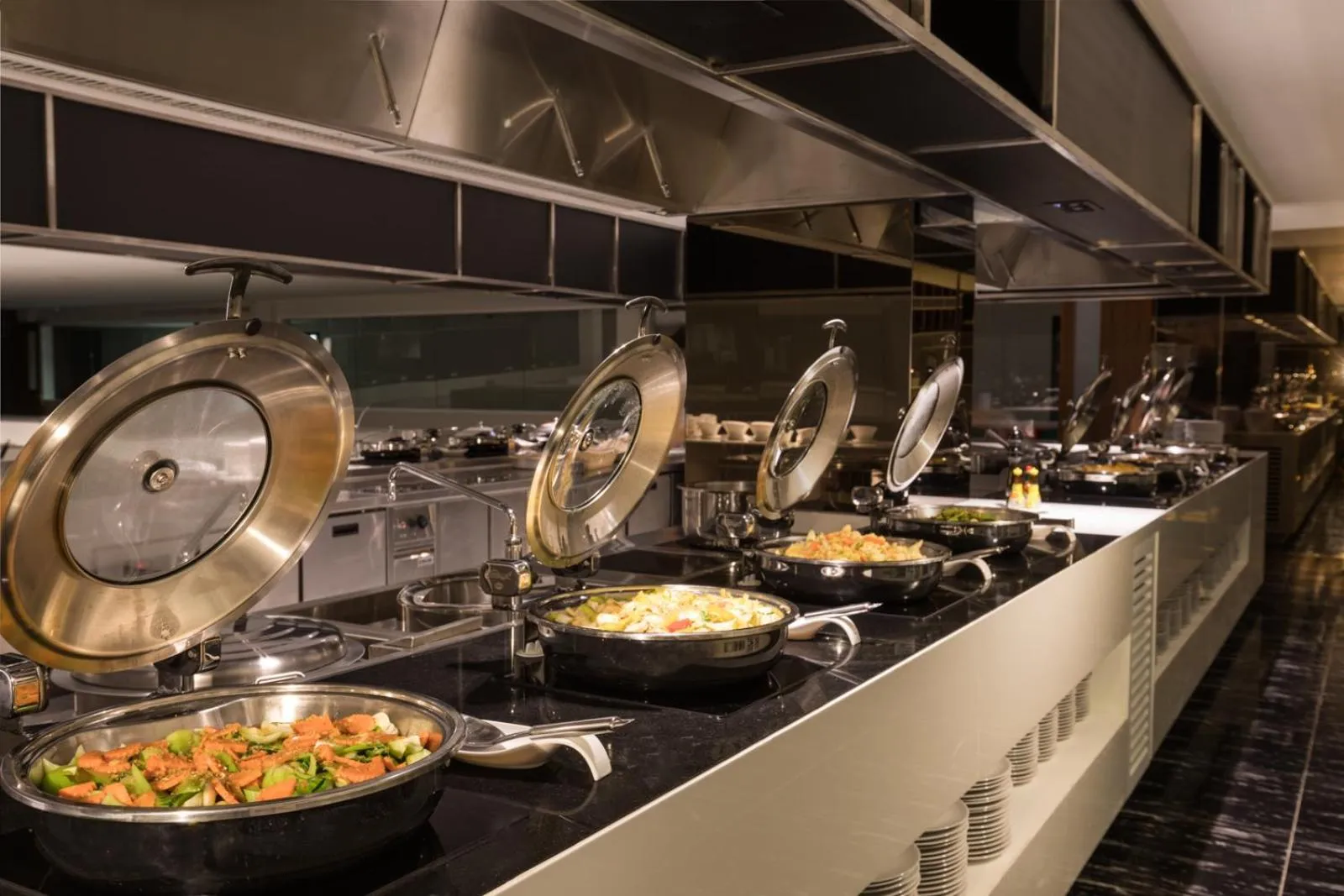 Breakfast in S Ram Leisure Hotel