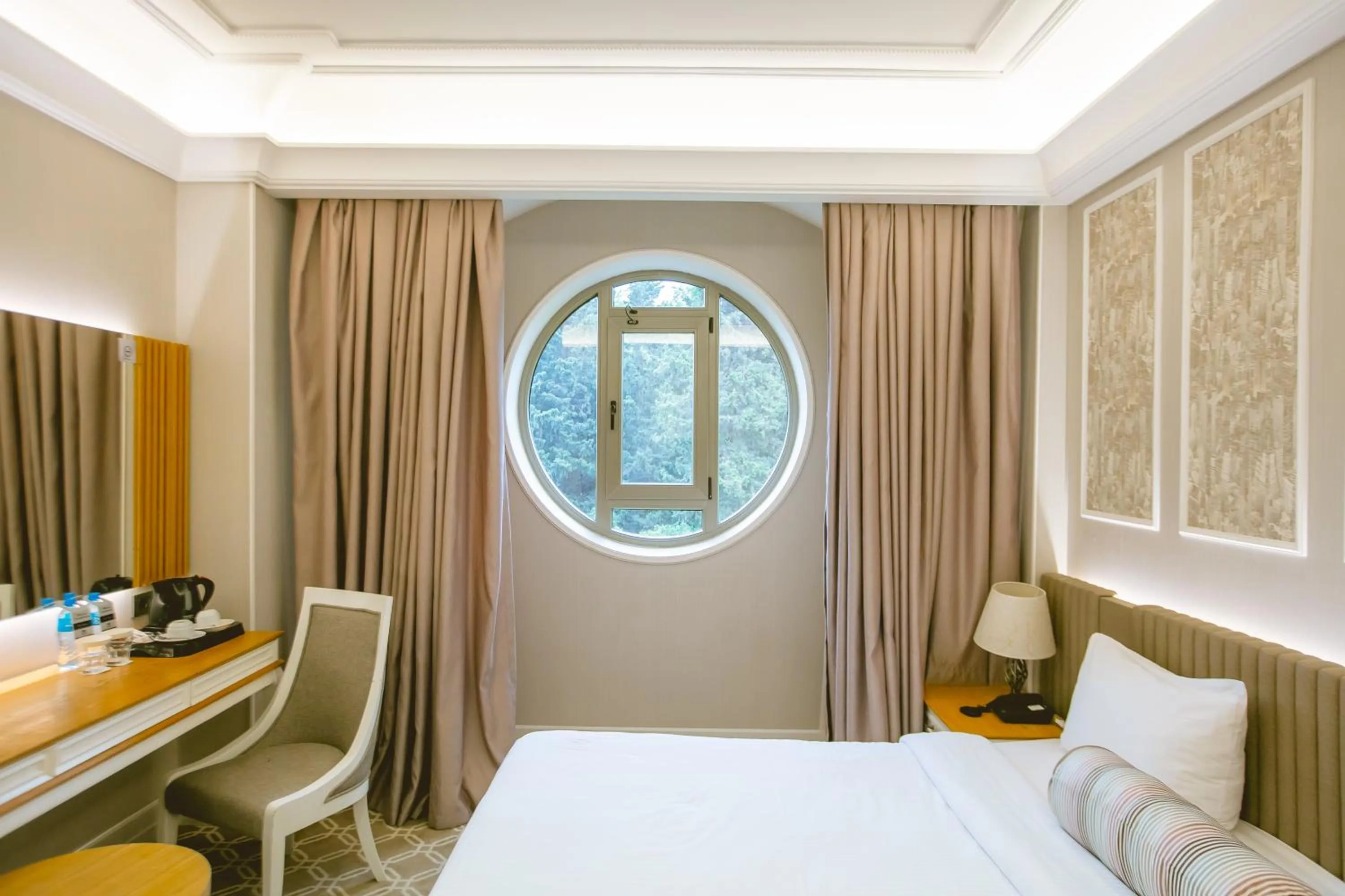 View (from property/room), Bed in Theatrum Hotel Baku